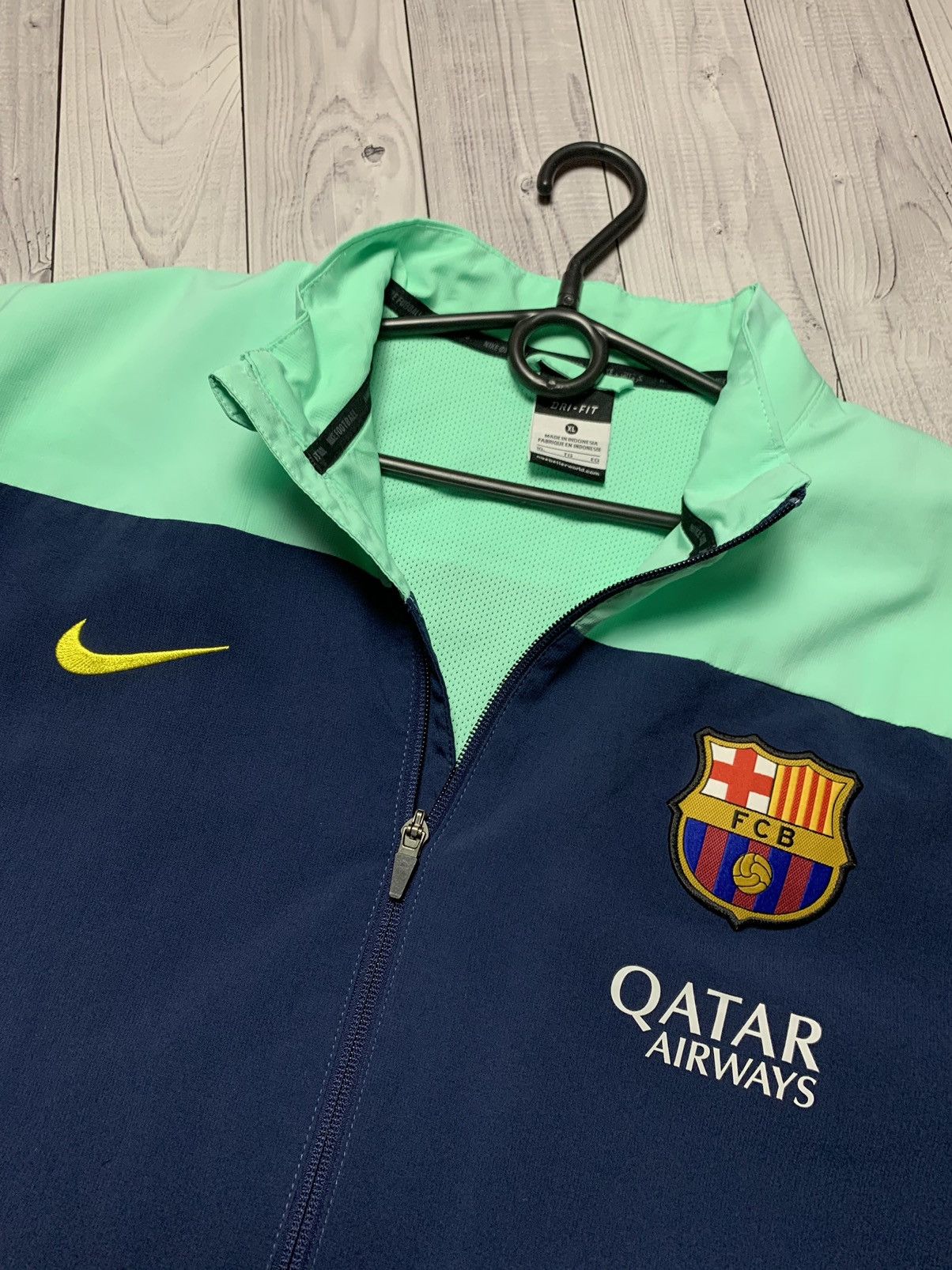 Nike Barcelona Nike track jacket size XL Size US XL / EU 56 / 4 - 8 Thumbnail