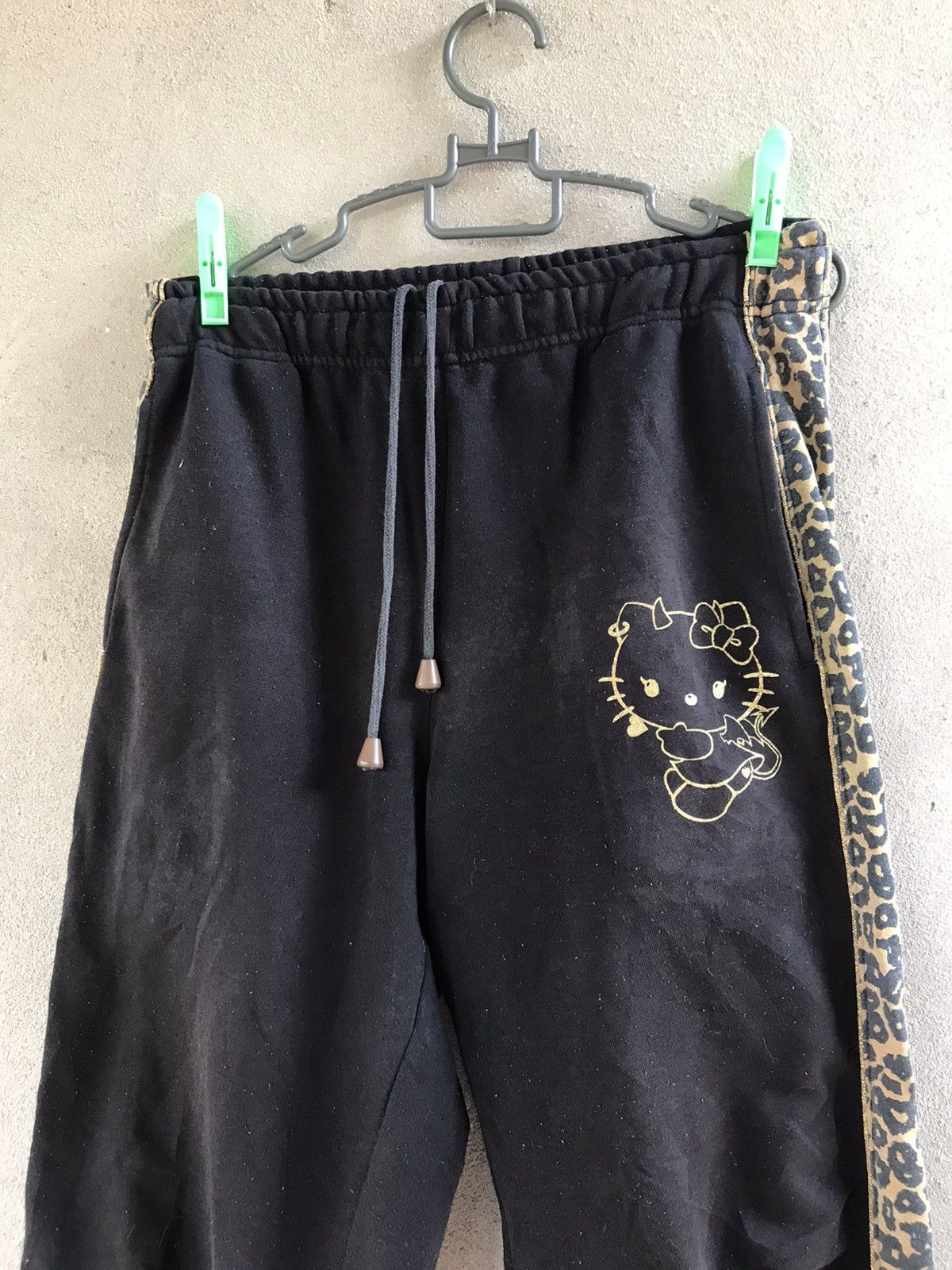 Cartoon Network RARE HELLO KITTY JOGGERPANTS Size 28" / US 6 / IT 42 - 8 Thumbnail