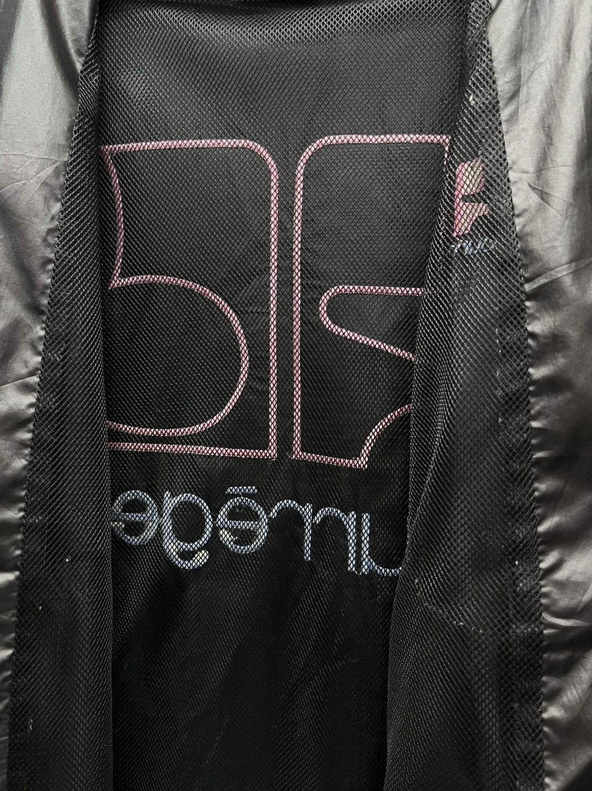 Courreges × Pink × Vintage 🔥Vintage COURREGES Big Pink Logo Nylon Windbreaker Jacket Size US M / EU 48-50 / 2 - 10 Thumbnail