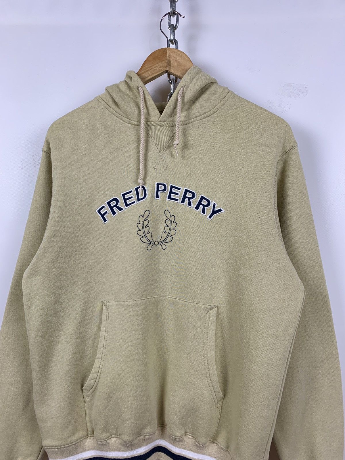Fred Perry 90s Vintage Fred Perry Big Logo Embroidered Hoodie Size US M / EU 48-50 / 2 - 1 Thumbnail