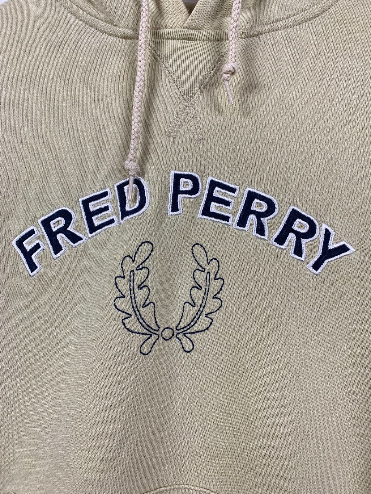 Fred Perry 90s Vintage Fred Perry Big Logo Embroidered Hoodie Size US M / EU 48-50 / 2 - 7 Thumbnail