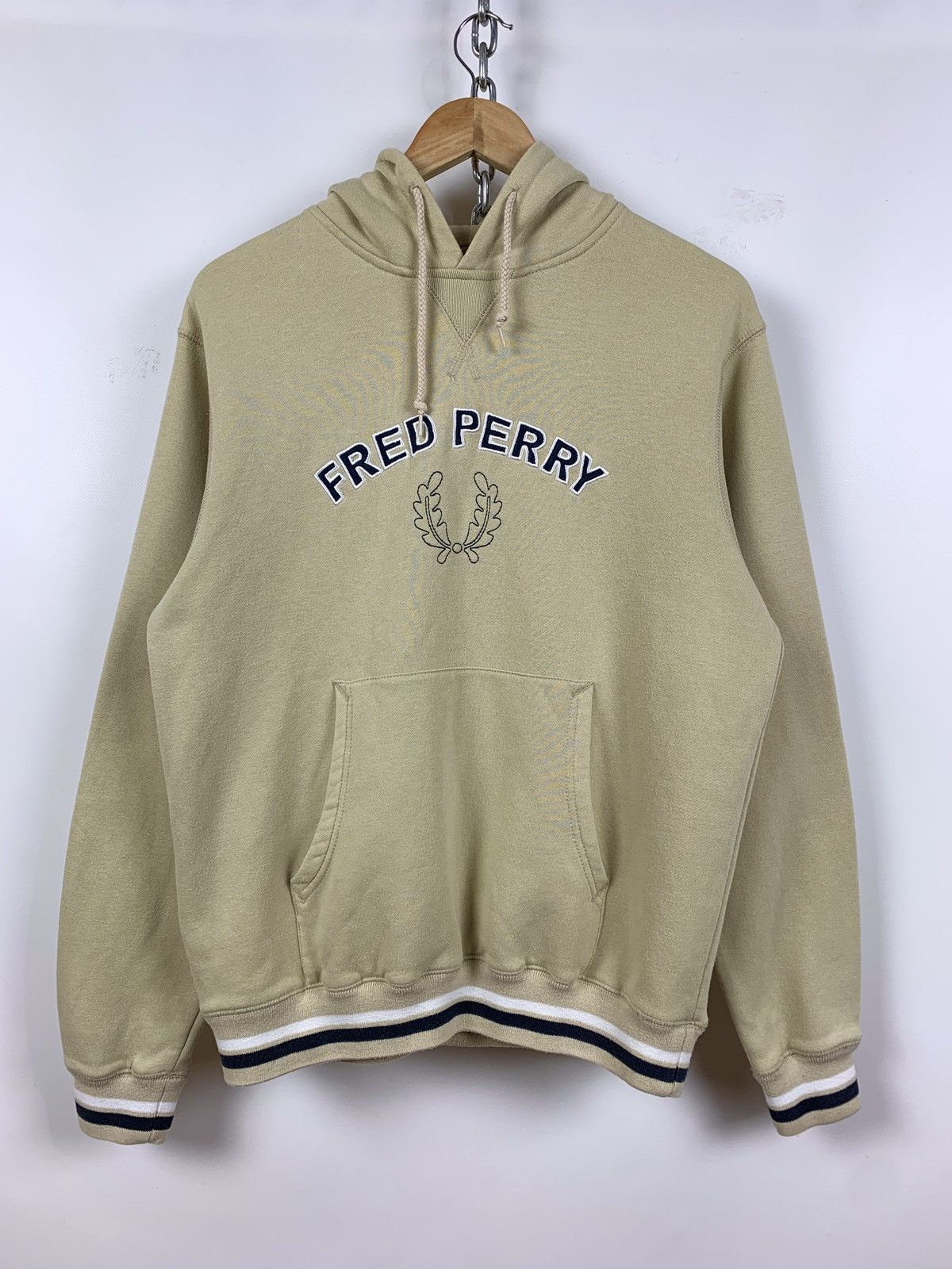 Fred Perry 90s Vintage Fred Perry Big Logo Embroidered Hoodie Size US M / EU 48-50 / 2 - 2 Thumbnail