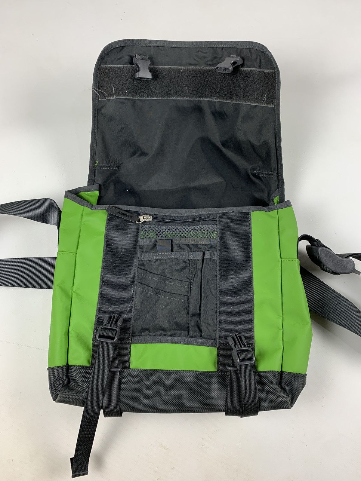 The North Face Vintage The North Face Purple Crossbody Messenger Bag Size ONE SIZE - 6 Thumbnail
