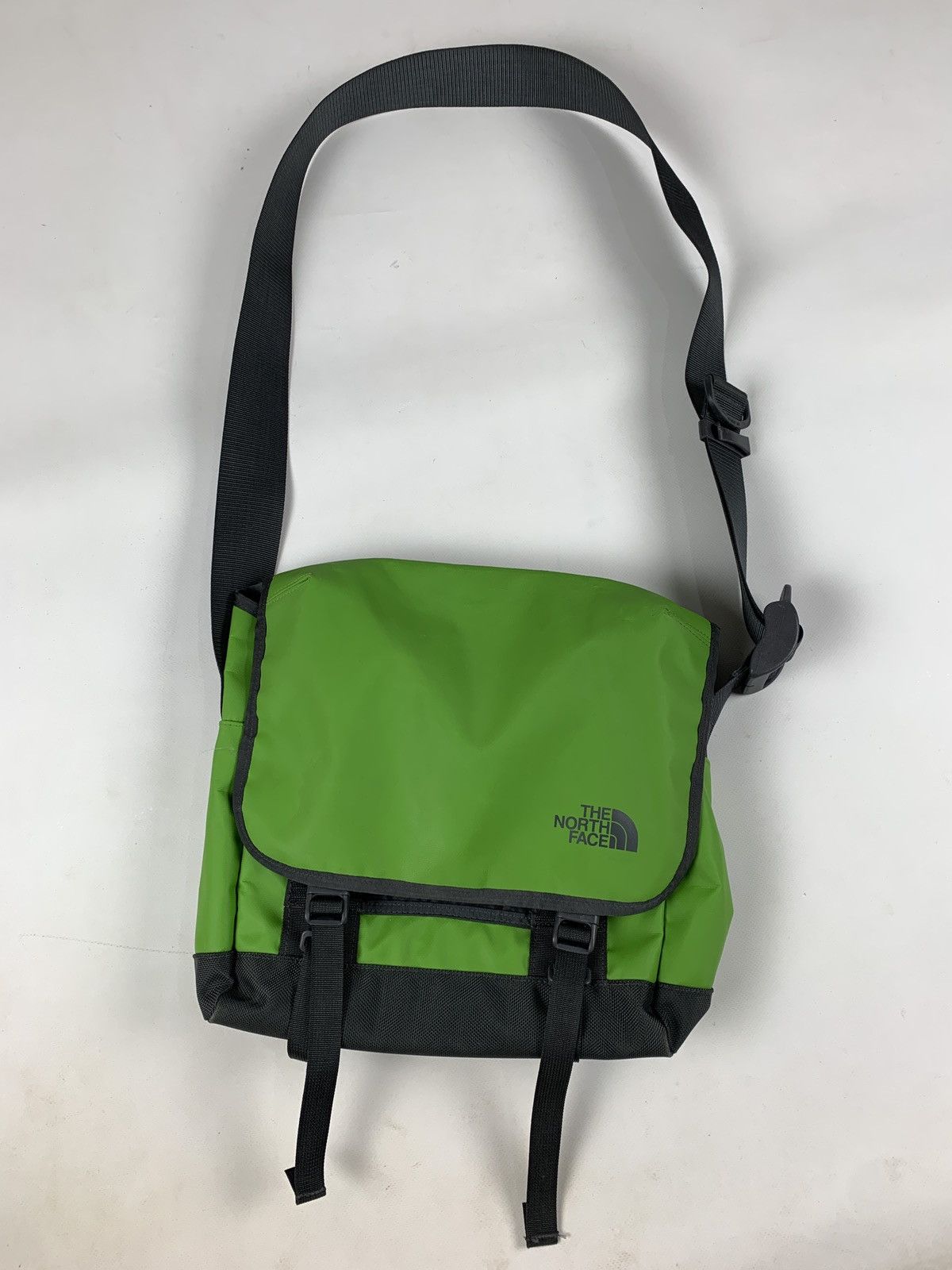 The North Face Vintage The North Face Purple Crossbody Messenger Bag Size ONE SIZE - 4 Thumbnail