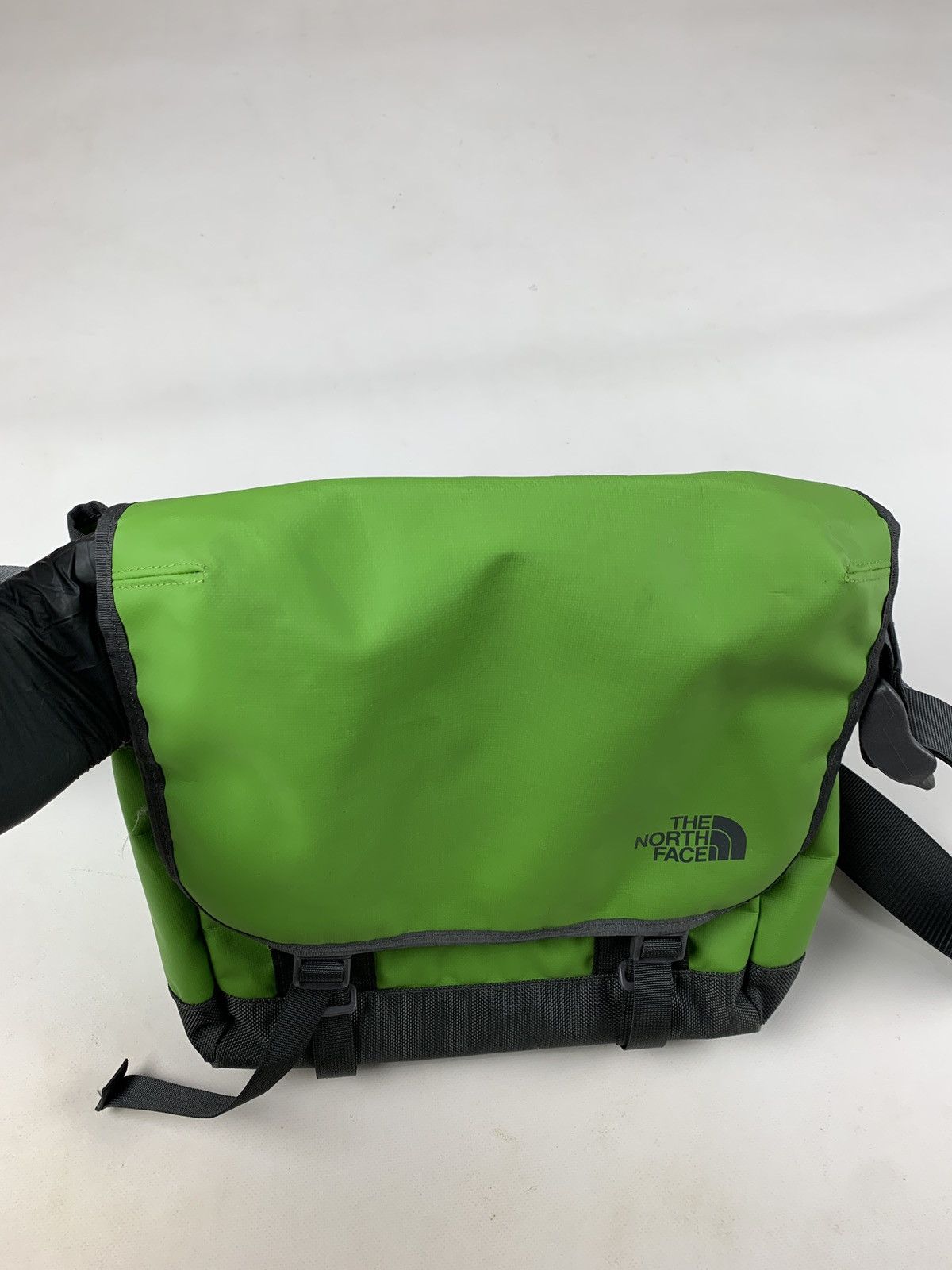 The North Face Vintage The North Face Purple Crossbody Messenger Bag Size ONE SIZE - 7 Thumbnail