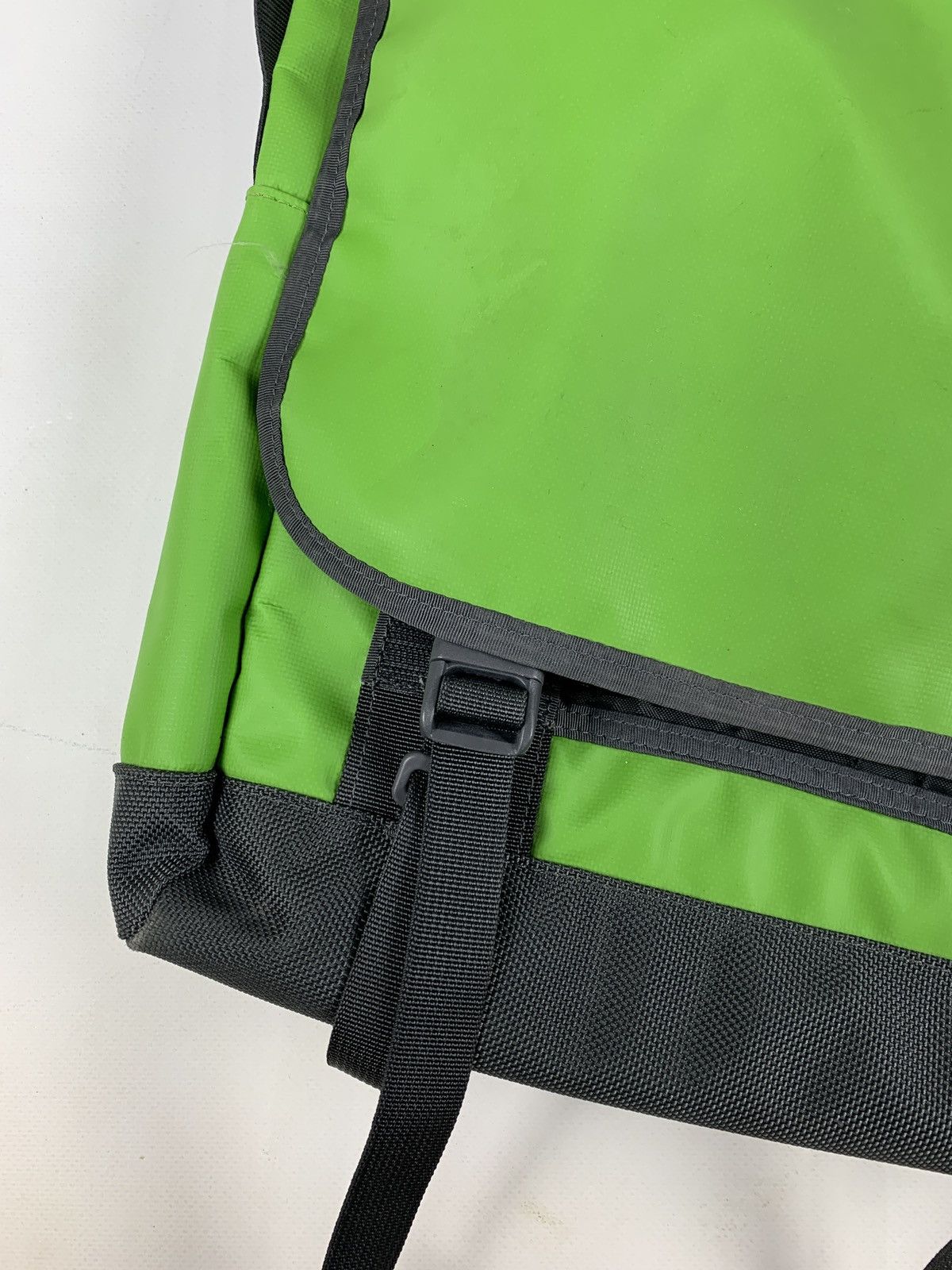The North Face Vintage The North Face Purple Crossbody Messenger Bag Size ONE SIZE - 11 Thumbnail