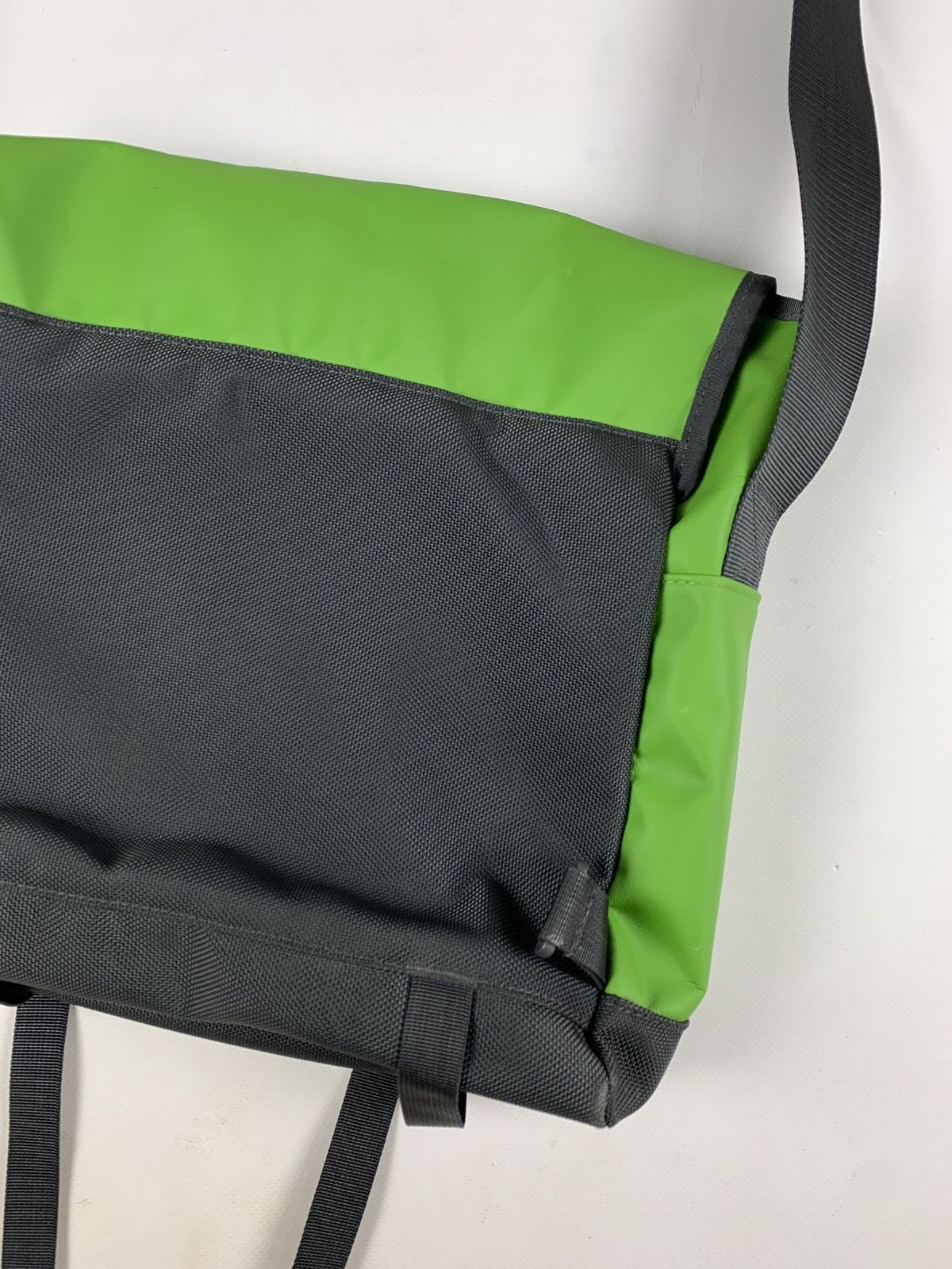 The North Face Vintage The North Face Purple Crossbody Messenger Bag Size ONE SIZE - 15 Thumbnail