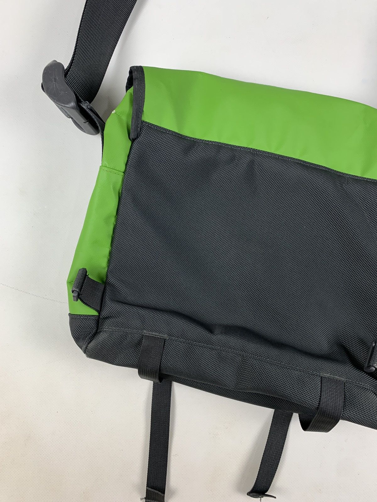 The North Face Vintage The North Face Purple Crossbody Messenger Bag Size ONE SIZE - 14 Thumbnail