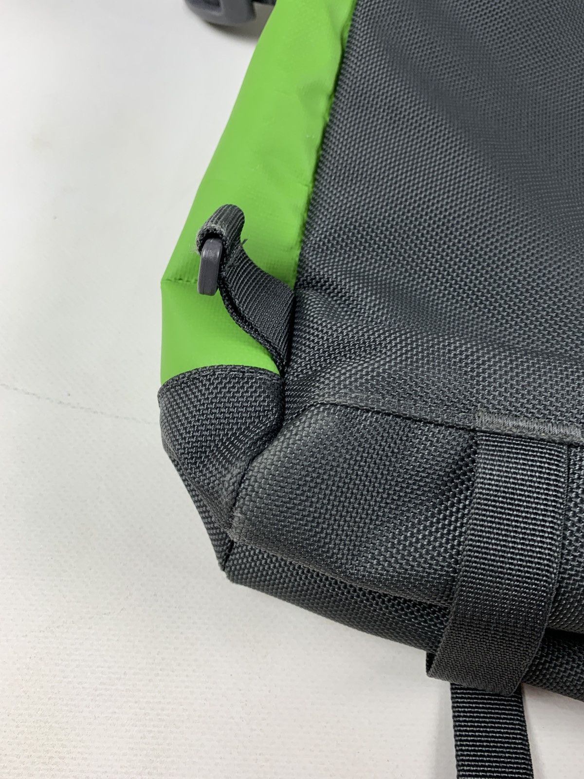 The North Face Vintage The North Face Purple Crossbody Messenger Bag Size ONE SIZE - 18 Thumbnail