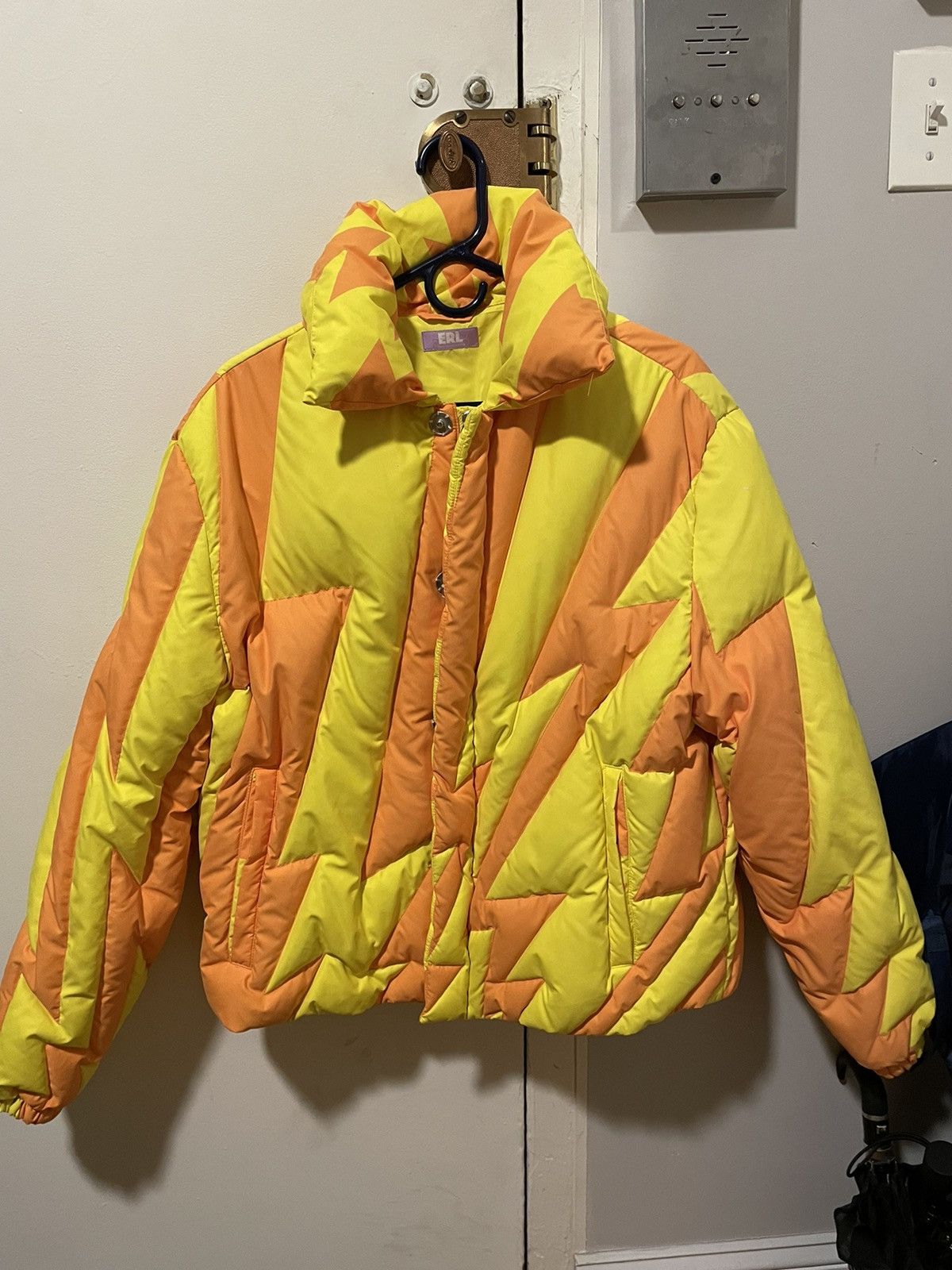 ERL Zig-Zag Puffer Jacket – Yellow / Orange – Size L