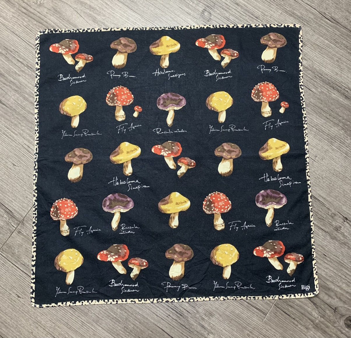 BIGI Bigi Handkerchief Neckerchief Bandana Scarf. Size ONE SIZE - 1 Thumbnail