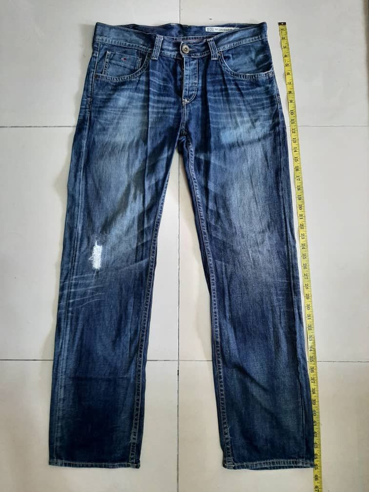 AWESOME DISTRESSED FADED DESIGN TOMMY HILFIGER JEANS