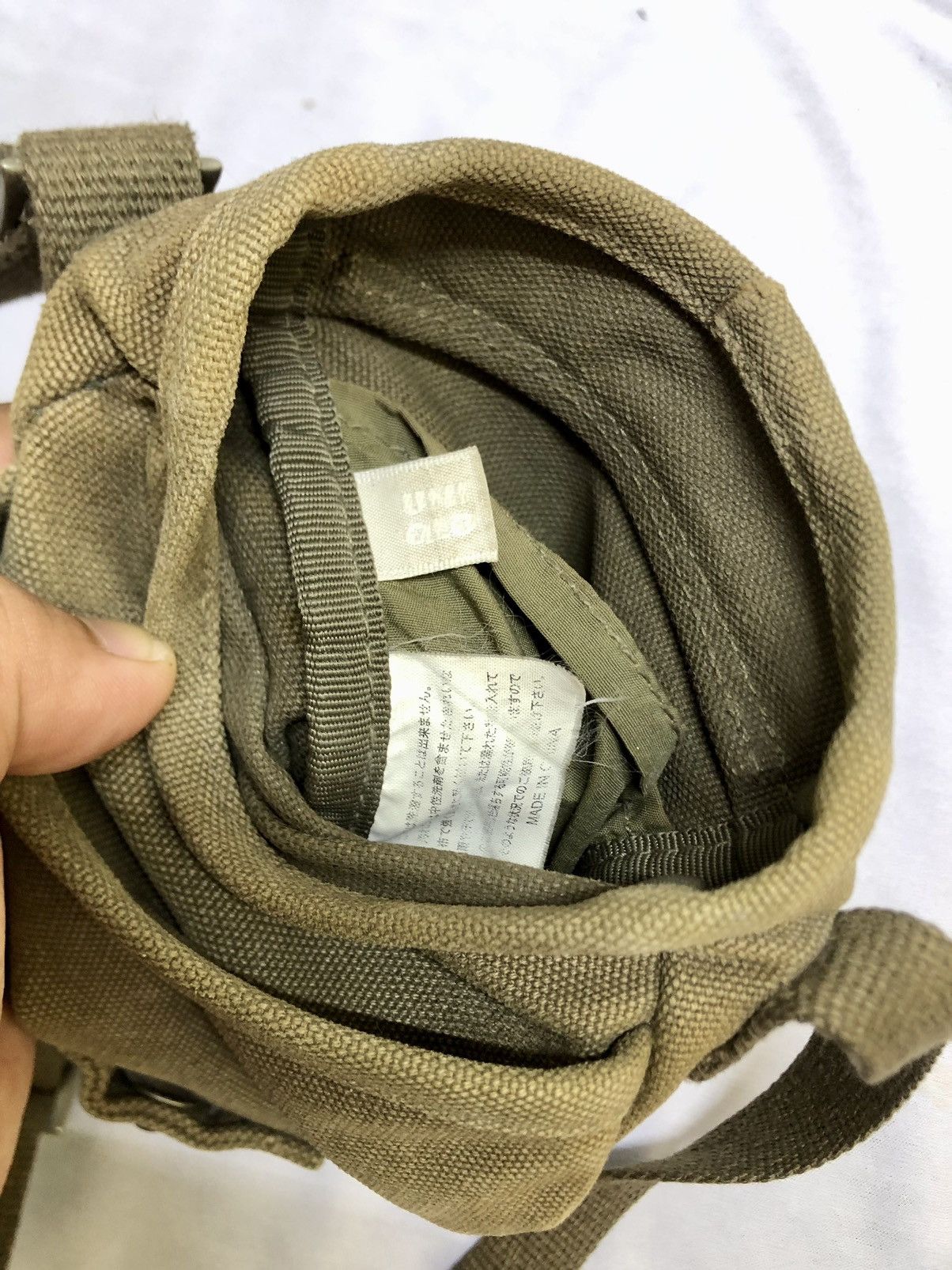 Uniqlo Uniqlo fabric cotton sling bag army green Size ONE SIZE - 7 Thumbnail