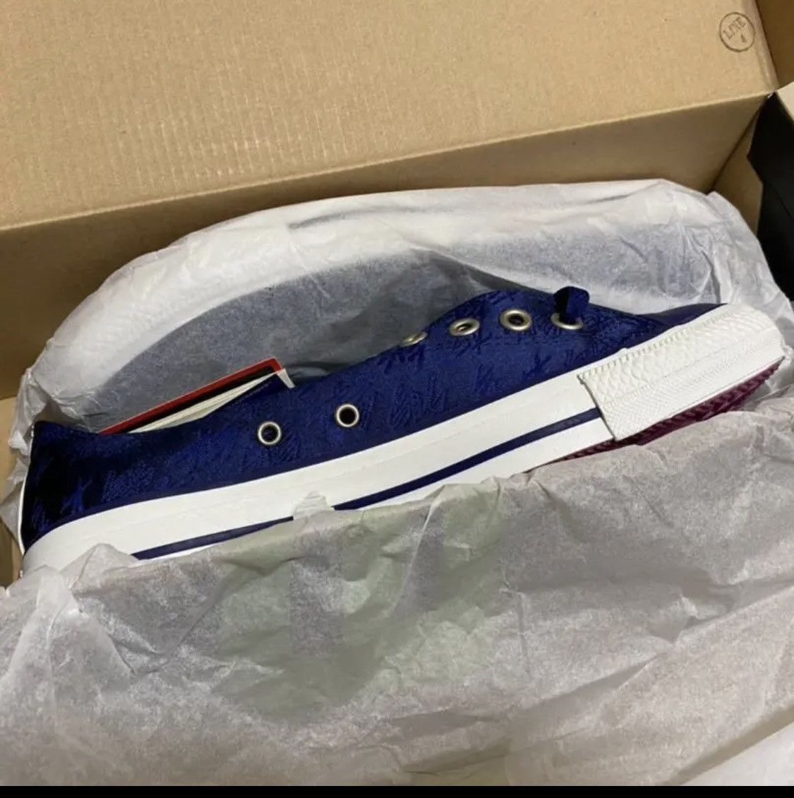Converse Jojo’s bizarre adventure part3 CONVERSE Sneakers US9 Size US 9 / EU 42 - 3 Thumbnail
