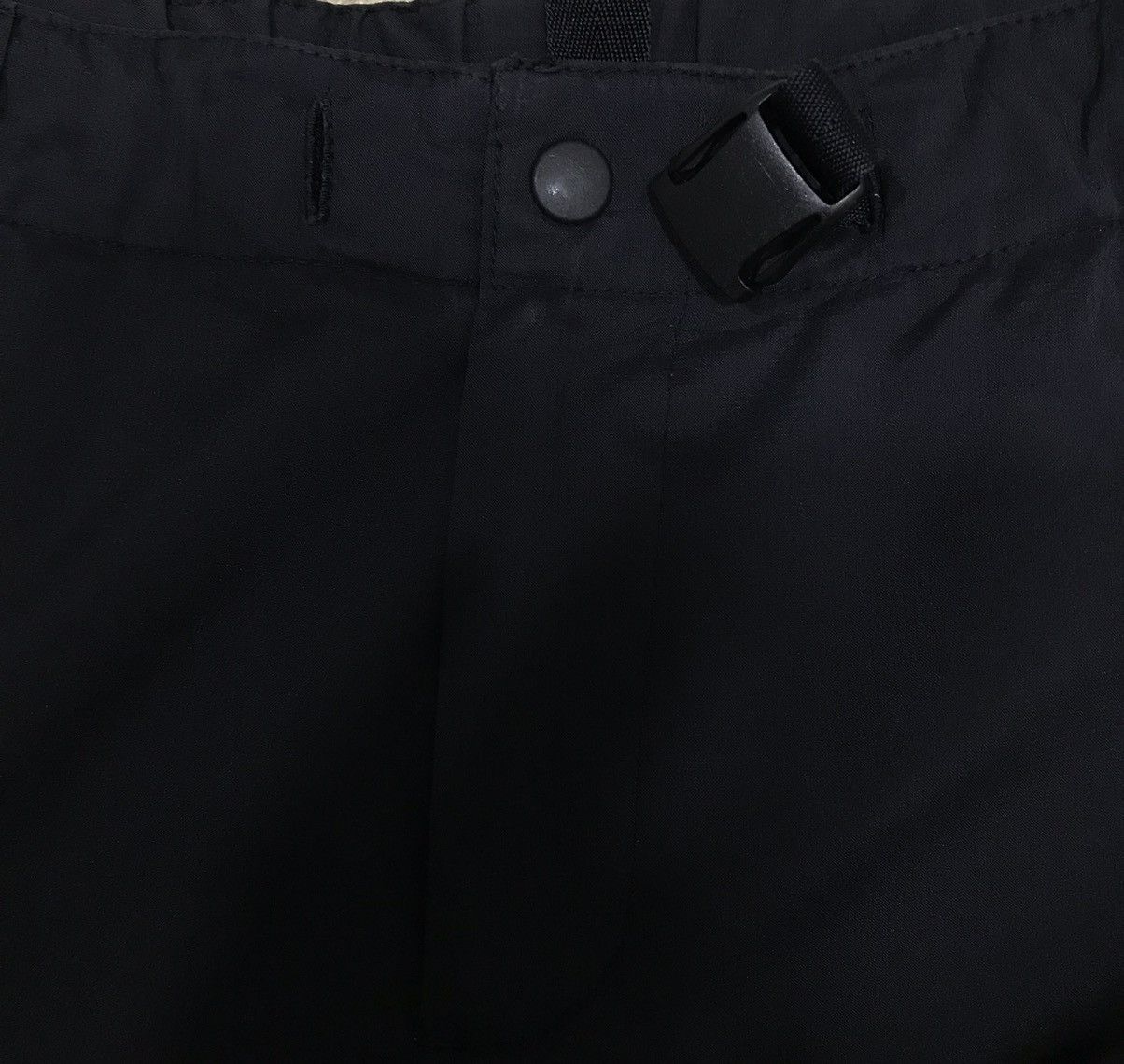 Uniqlo UNIQLO SHORT PANTS Size US 32 / EU 48 - 9 Thumbnail
