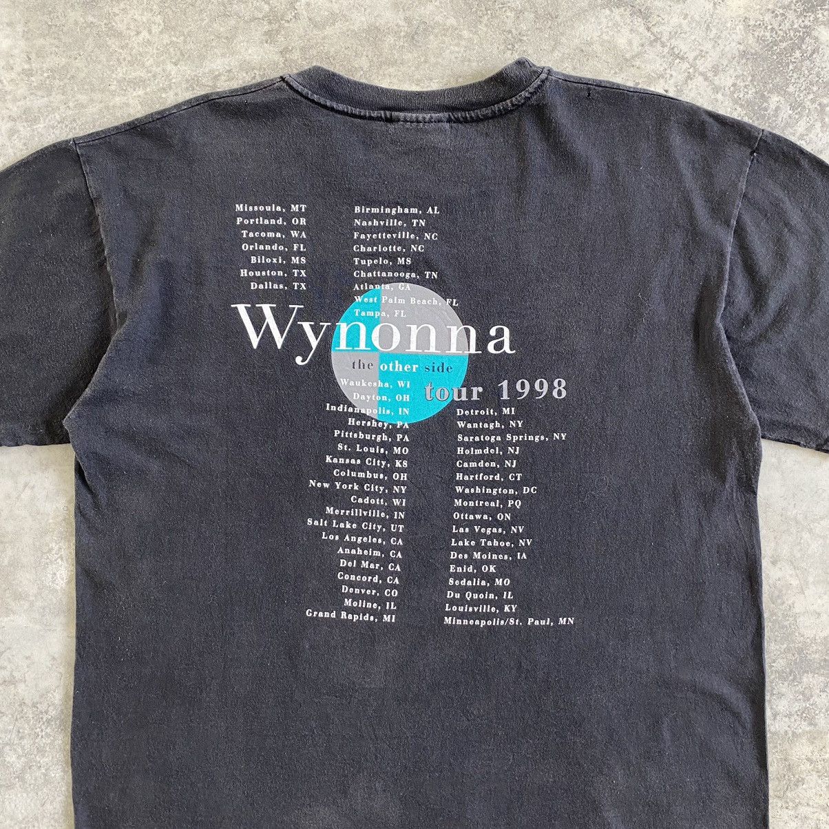 Band Tees Vintage 1998 Wynonna Faded Blues Country Pop Promo T-shirt Size US L / EU 52-54 / 3 - 12 Thumbnail