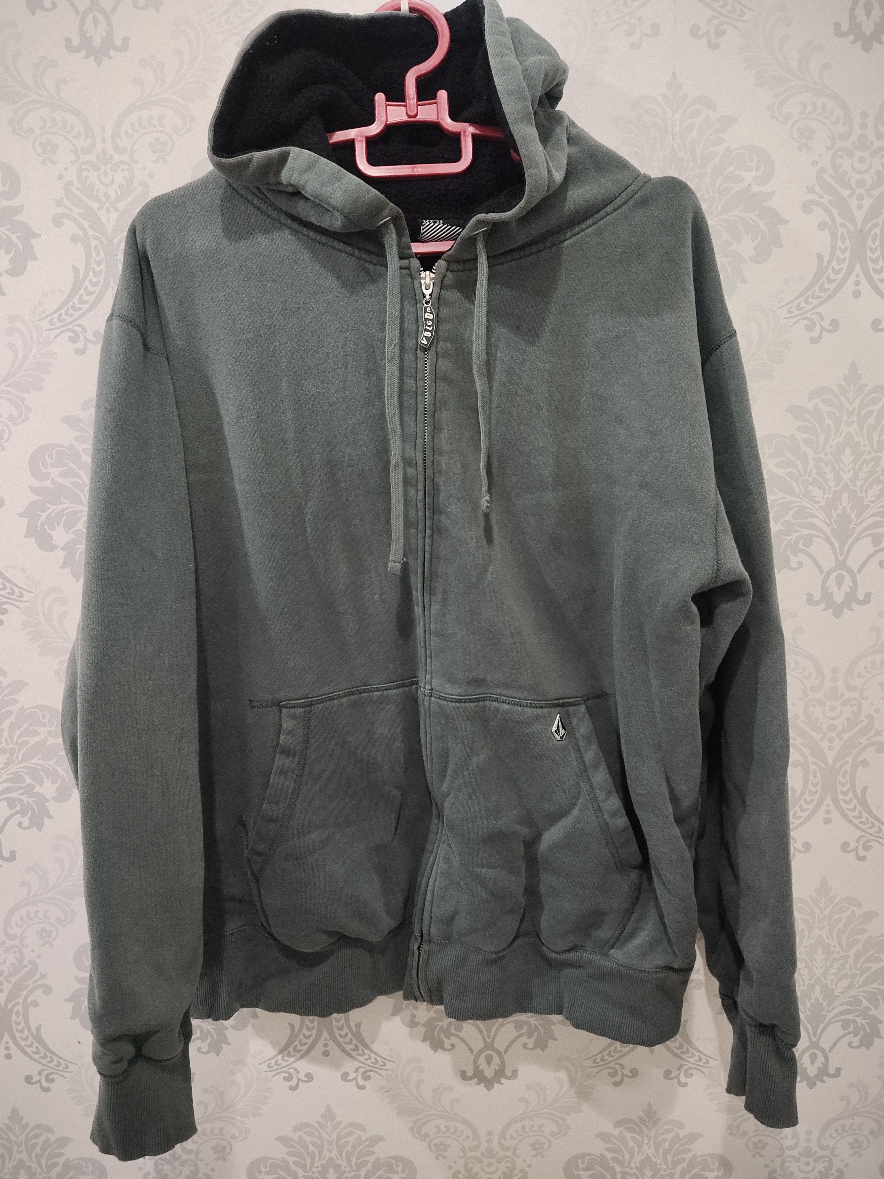 Volcom Vintage Streetwear Volcom Hoodie Size US M / EU 48-50 / 2 - 1 Thumbnail