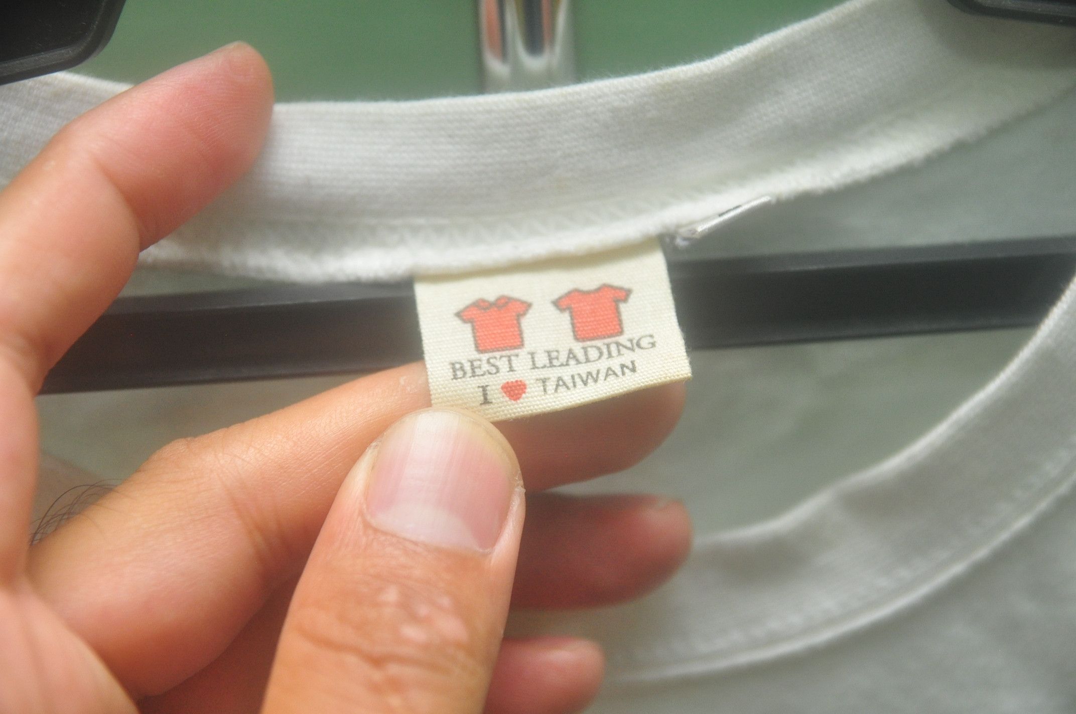 Japanese Brand Vintage Mickey Parody Middle Finger Hip Hop Style Size US M / EU 48-50 / 2 - 5 Thumbnail