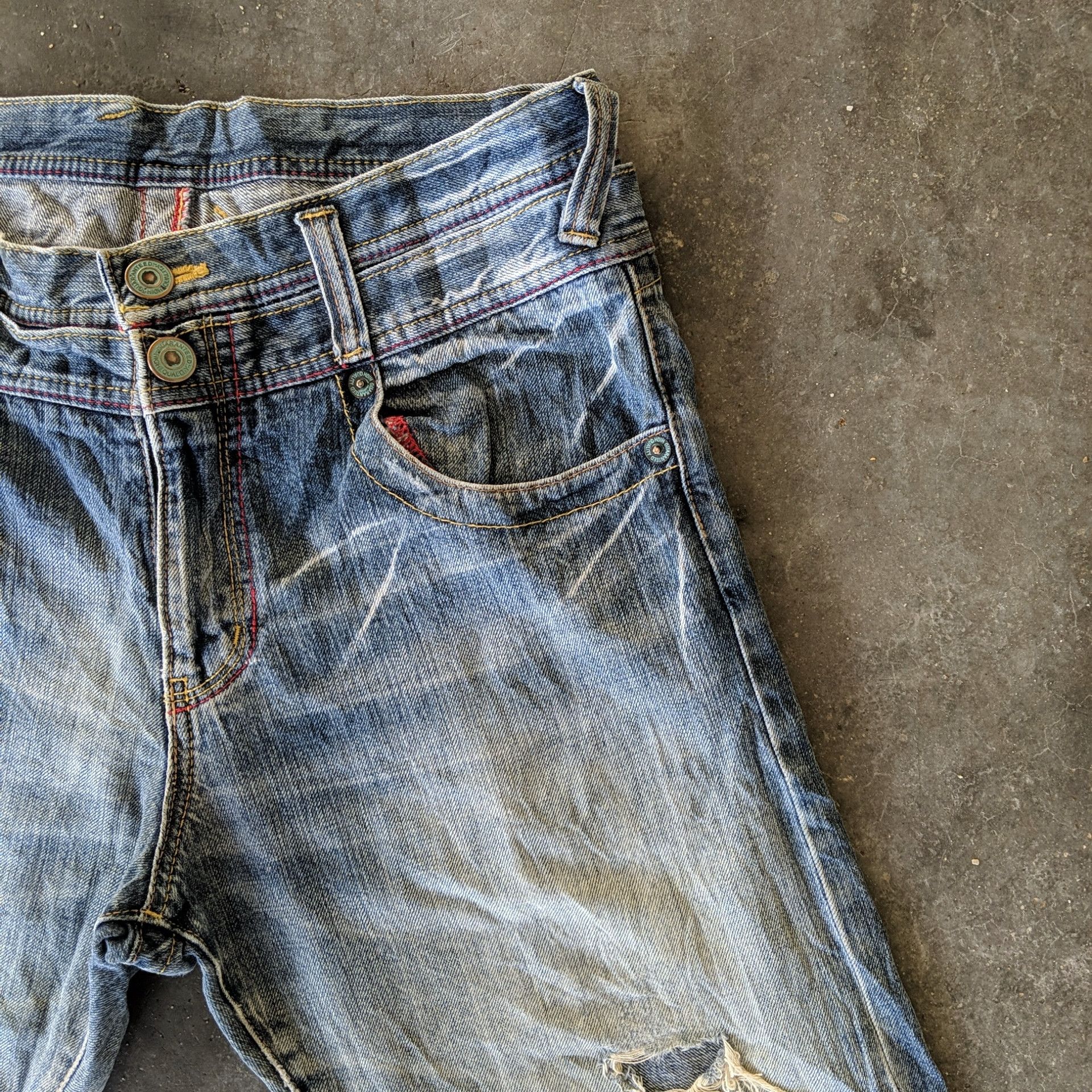 Japanese Brand Vintage Japanese Faded Distressed Denim Jeans Pants Size US 31 - 4 Thumbnail