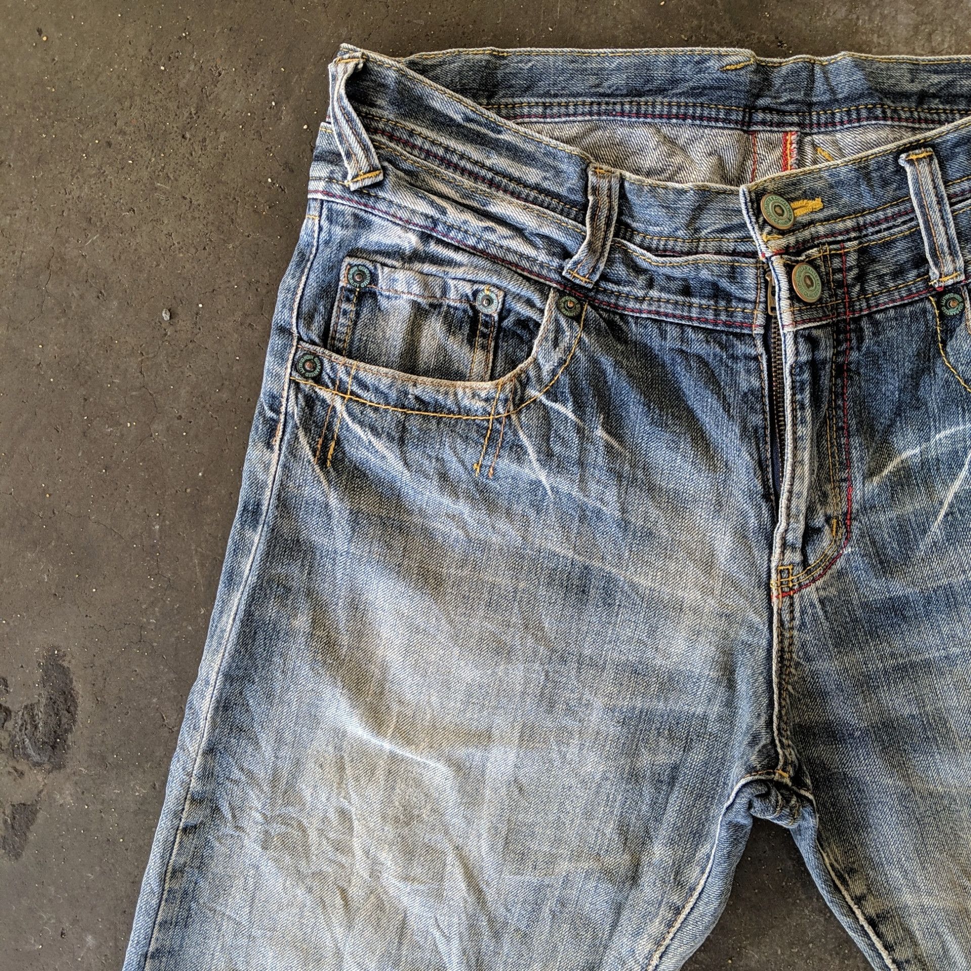 Japanese Brand Vintage Japanese Faded Distressed Denim Jeans Pants Size US 31 - 3 Thumbnail