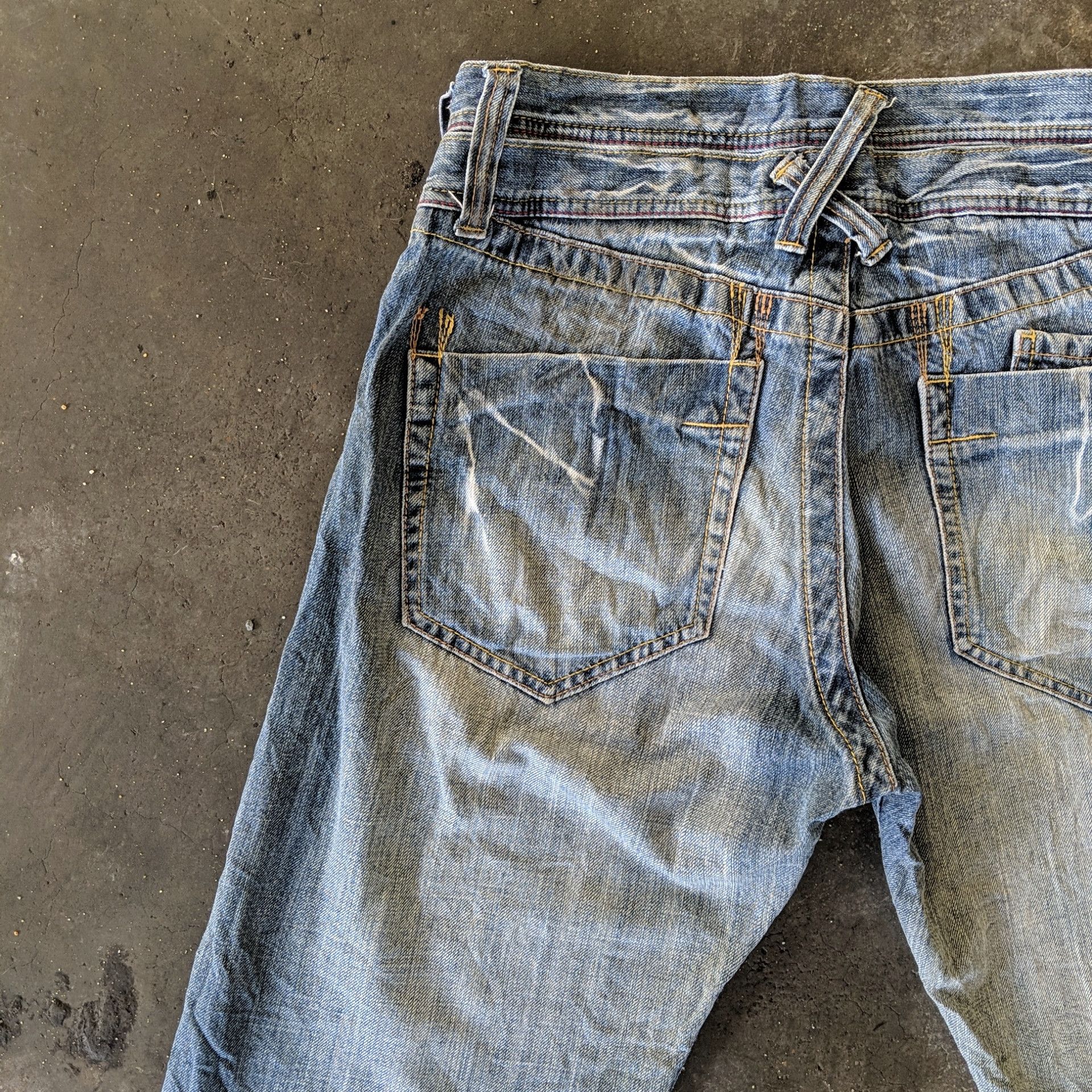 Japanese Brand Vintage Japanese Faded Distressed Denim Jeans Pants Size US 31 - 11 Thumbnail