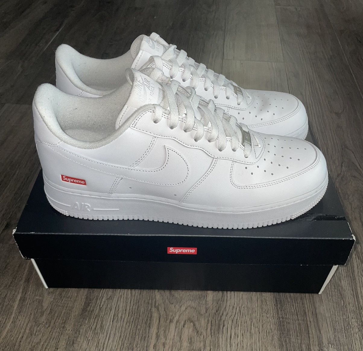 Nike × Supreme Air Force One Size US 12 / EU 45 - 1 Thumbnail