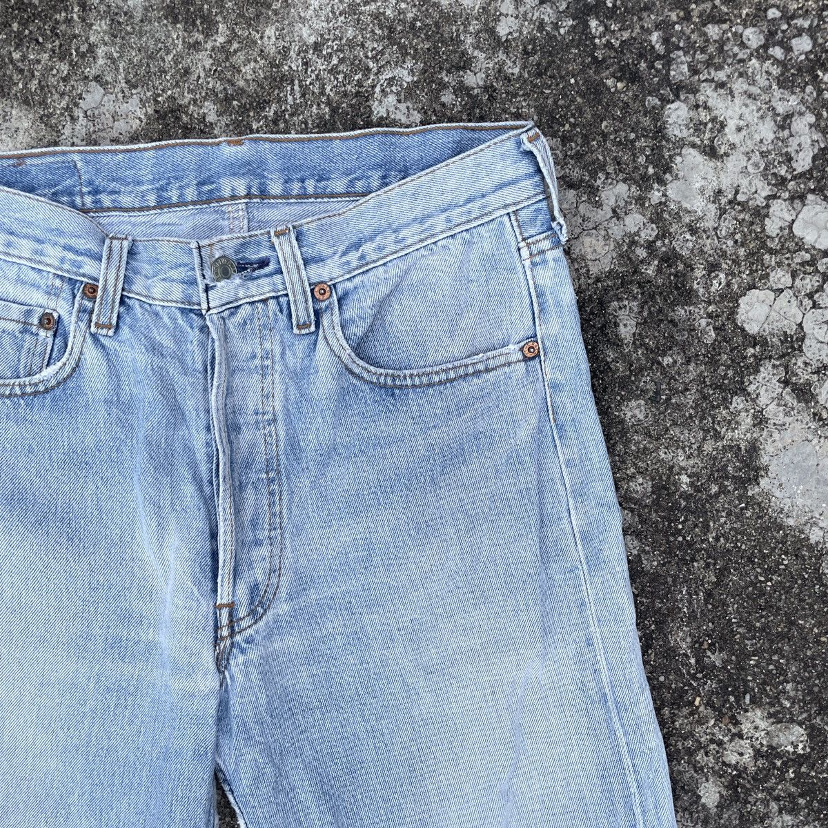 Levi's Vintage Levis Distressed Denim Jeans Size US 28 / EU 44 - 2 Thumbnail