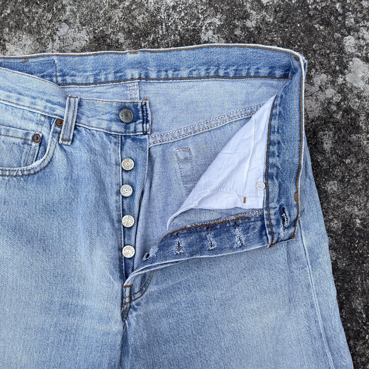 Levi's Vintage Levis Distressed Denim Jeans Size US 28 / EU 44 - 5 Thumbnail