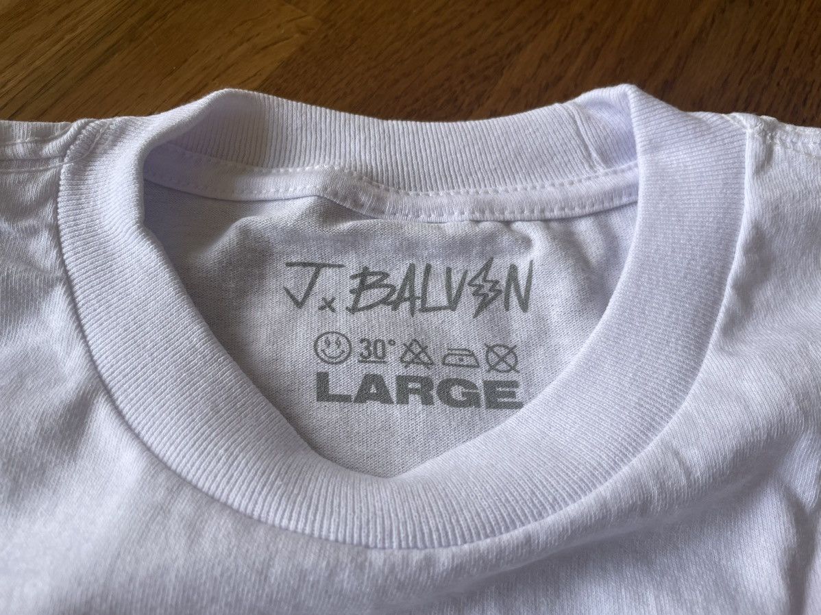 J Balvin Large Tracklist Jose Tour 2022 1 2 White Bad Board ABC Shirt Size US L / EU 52-54 / 3 - 6 Thumbnail