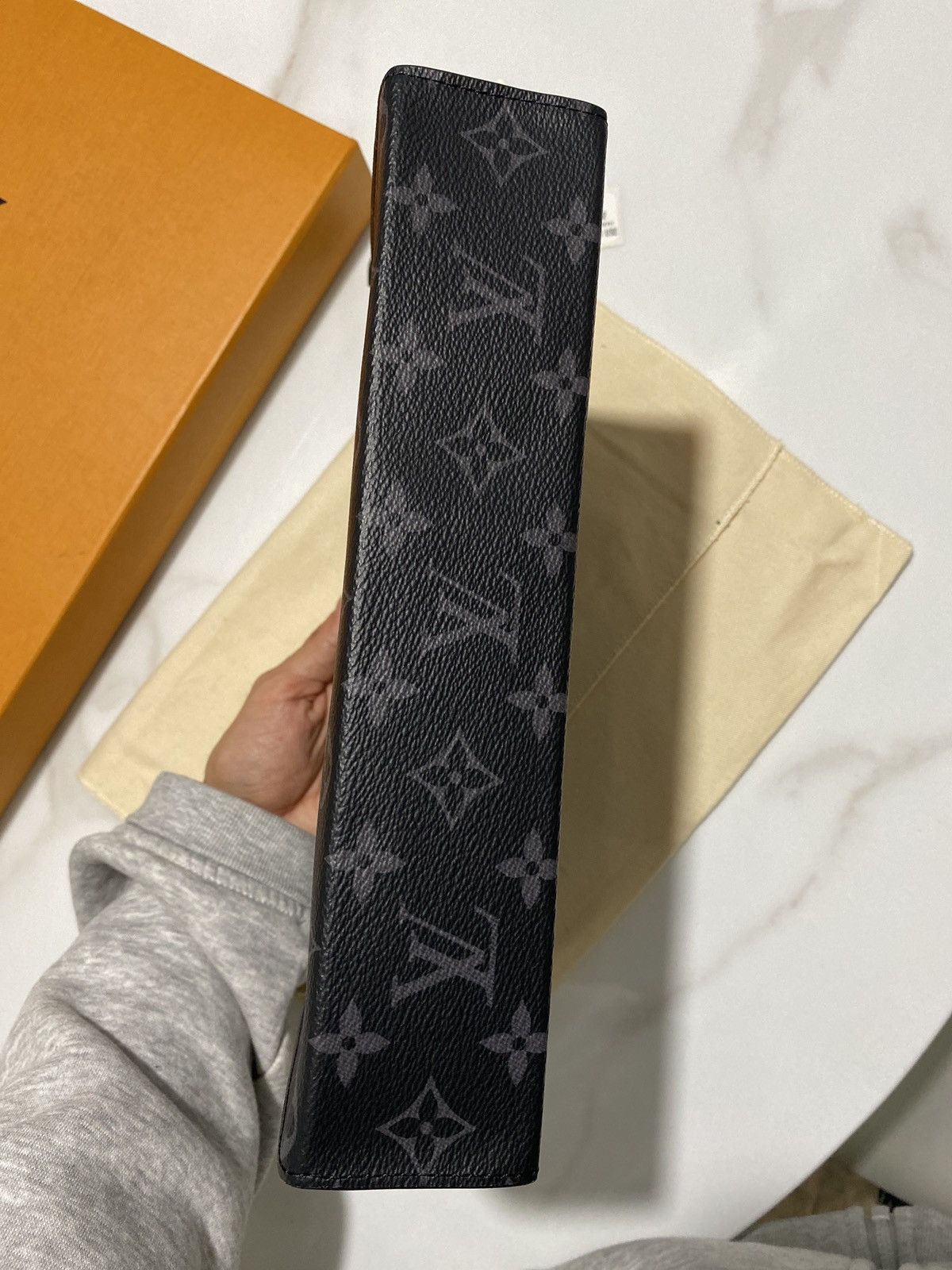Louis Vuitton POCHETTE VOYAGE MM Size ONE SIZE - 10 Thumbnail