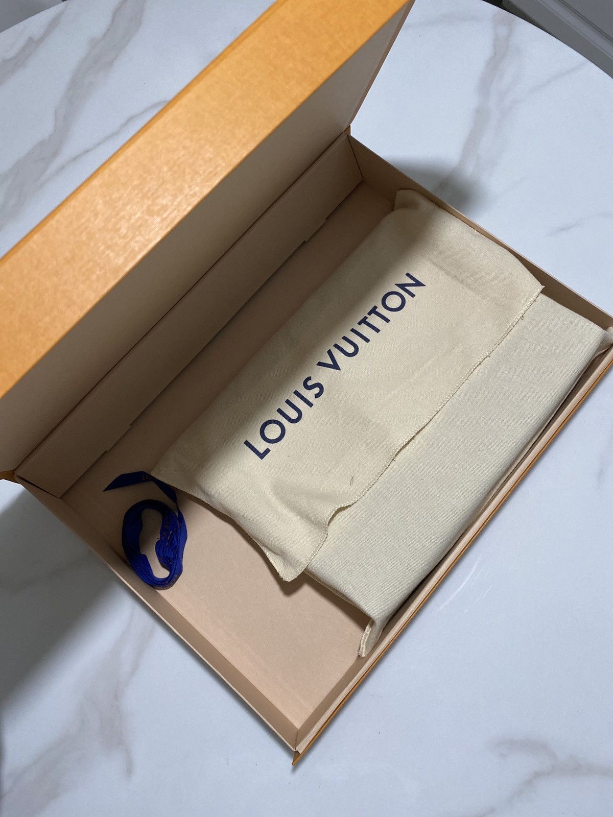 Louis Vuitton POCHETTE VOYAGE MM Size ONE SIZE - 11 Thumbnail
