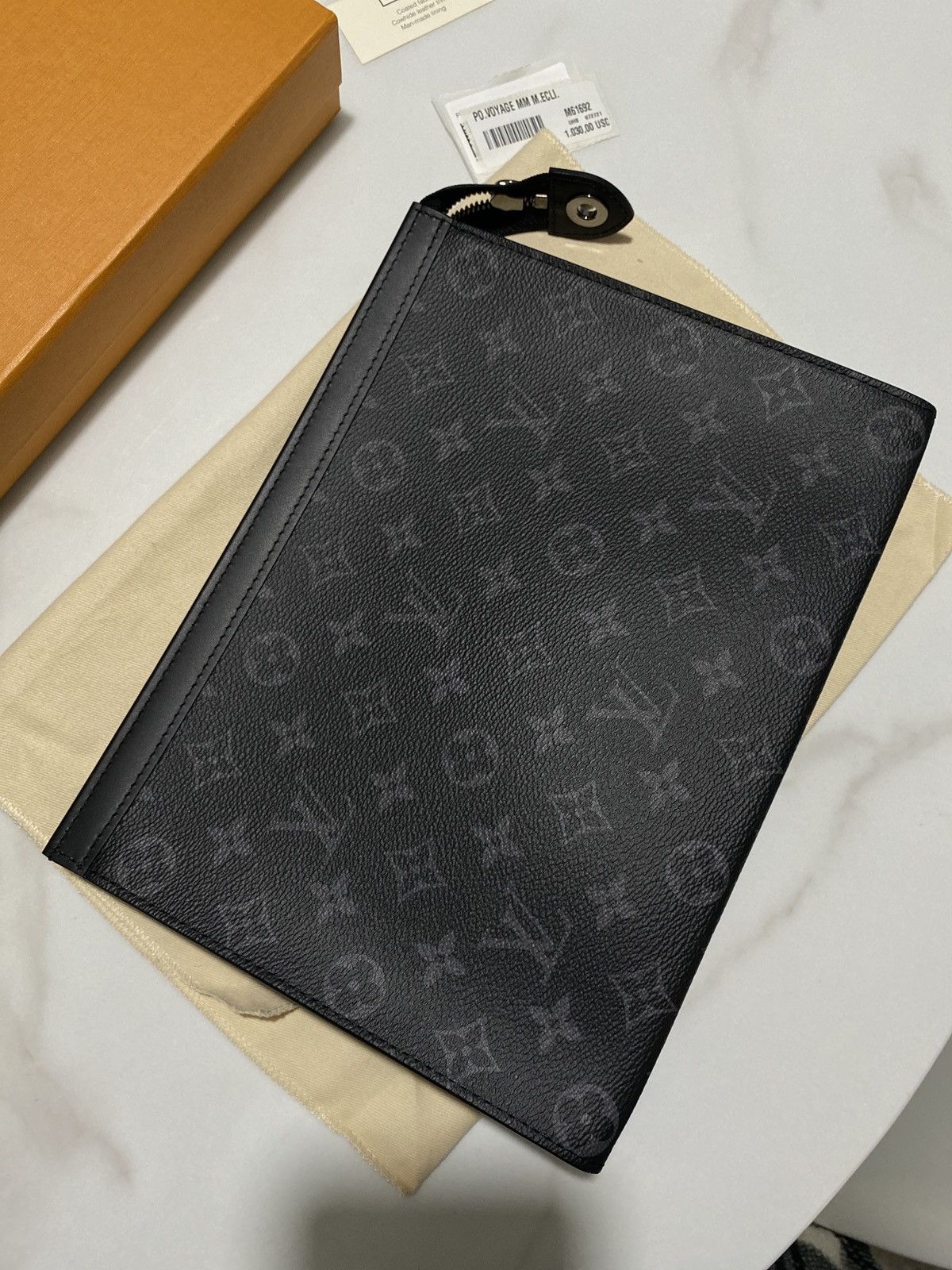 Louis Vuitton POCHETTE VOYAGE MM Size ONE SIZE - 9 Thumbnail