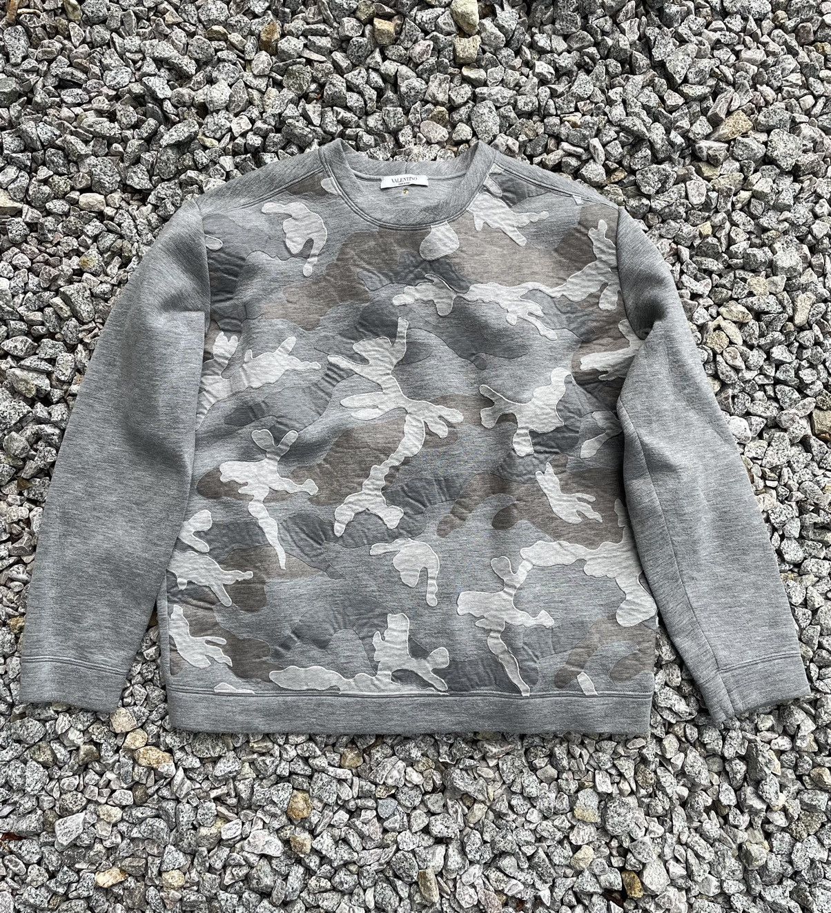 Valentino Valentino High Quality Luxury Camo Crewneck Rare Hype Size US S / EU 44-46 / 1 - 1 Thumbnail