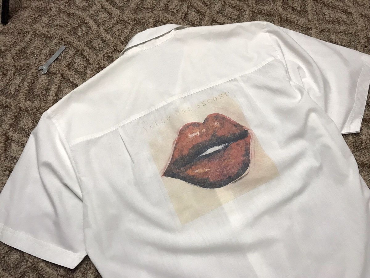 Band Tees Yello One Second Lips print shirt Size US XL / EU 56 / 4 - 2 Thumbnail