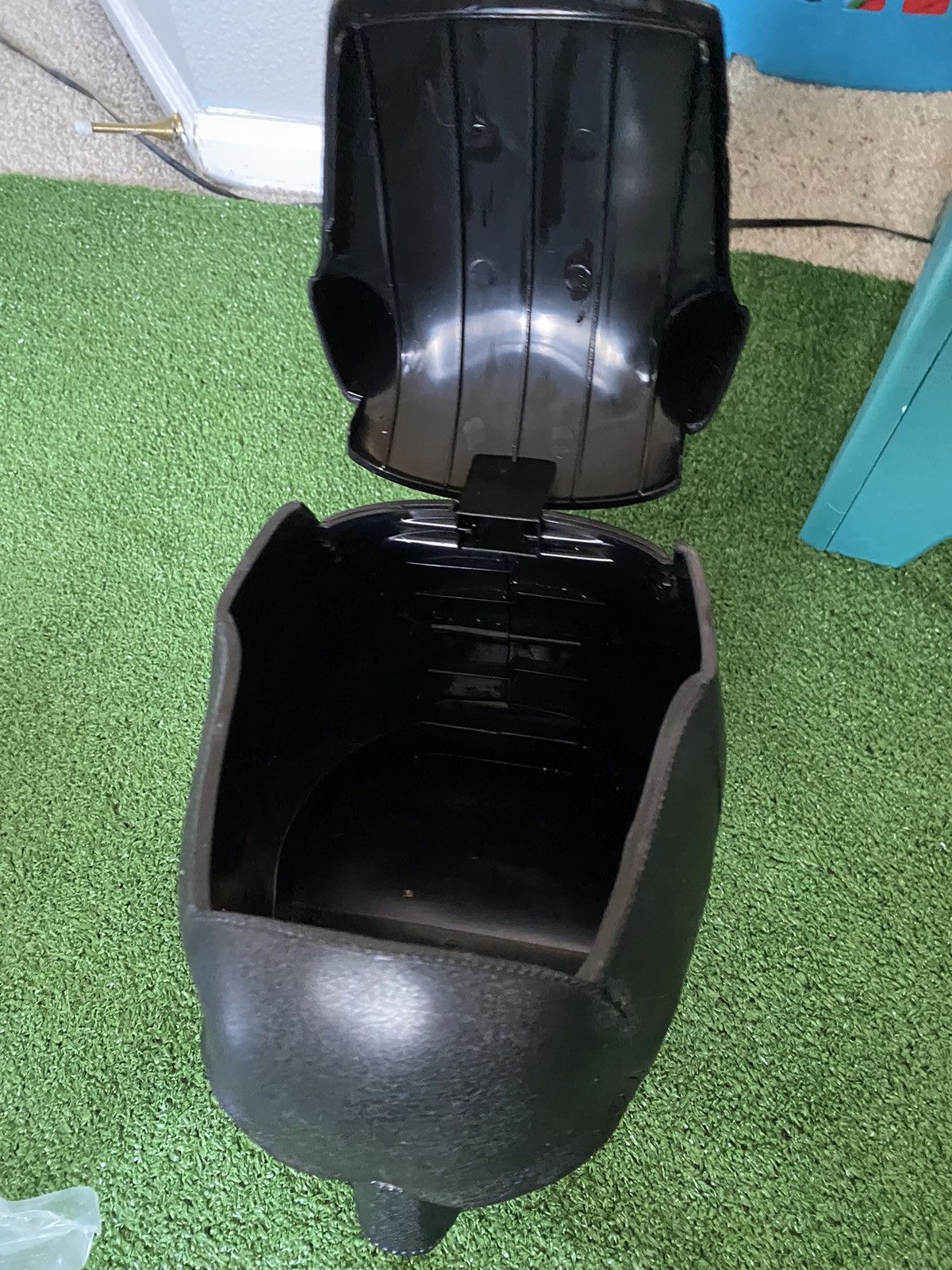 DC Comics × Warner Bros Limited edition batman cowl/mask AMC popcorn bucket Size ONE SIZE - 4 Thumbnail