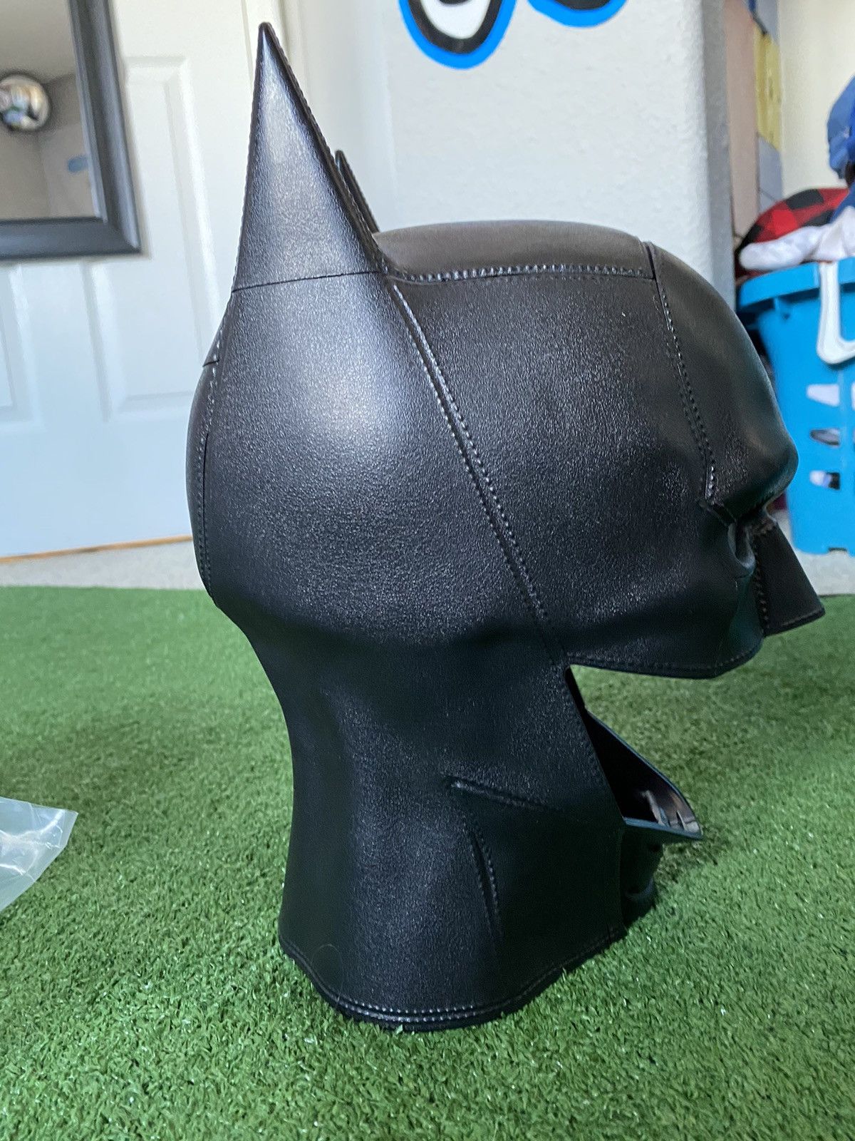 DC Comics × Warner Bros Limited edition batman cowl/mask AMC popcorn bucket Size ONE SIZE - 7 Thumbnail