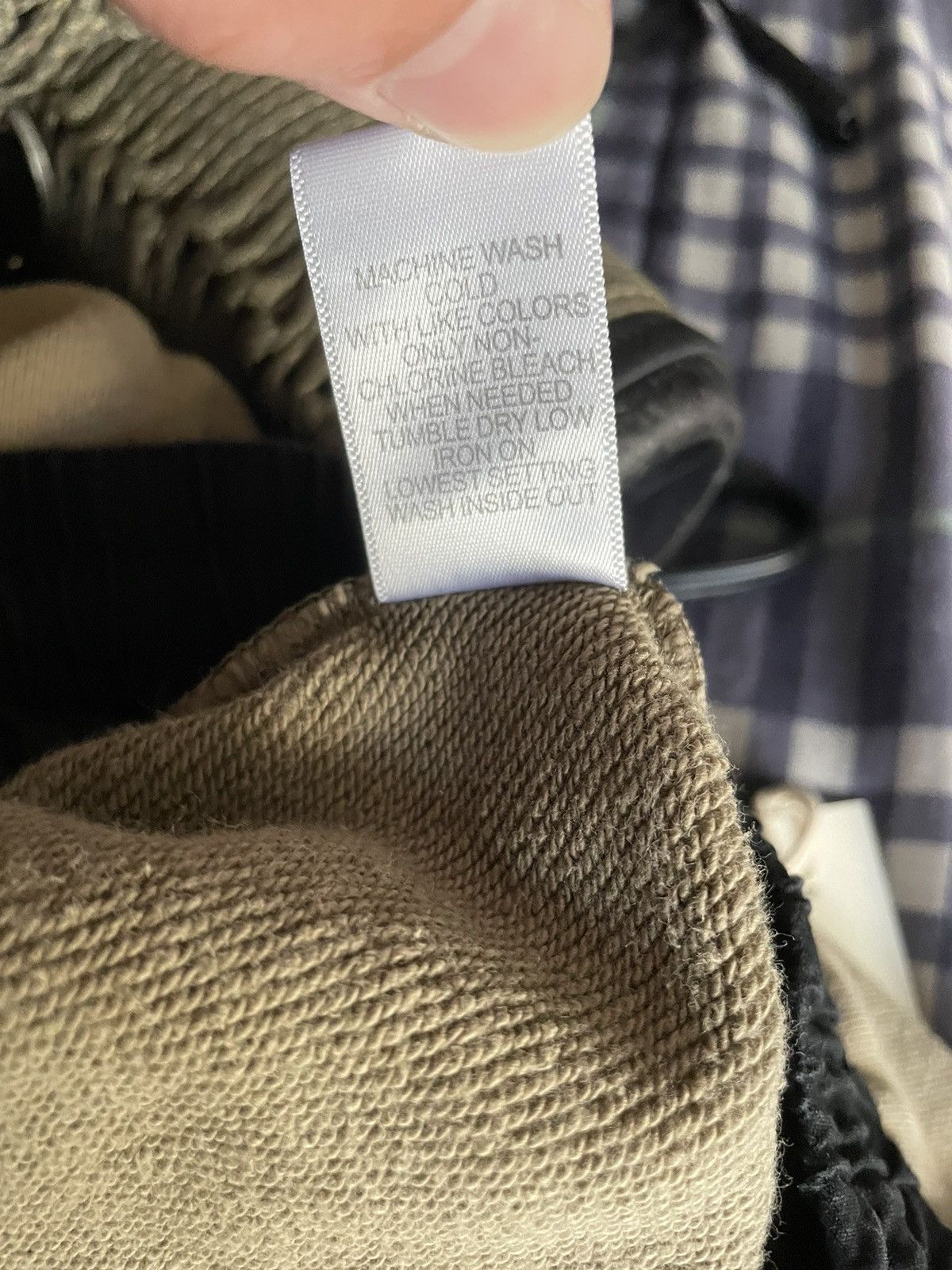 Essentials Fear of God Essentials Fleece Shorts “Silver Sage” Size US 32 / EU 48 - 4 Thumbnail