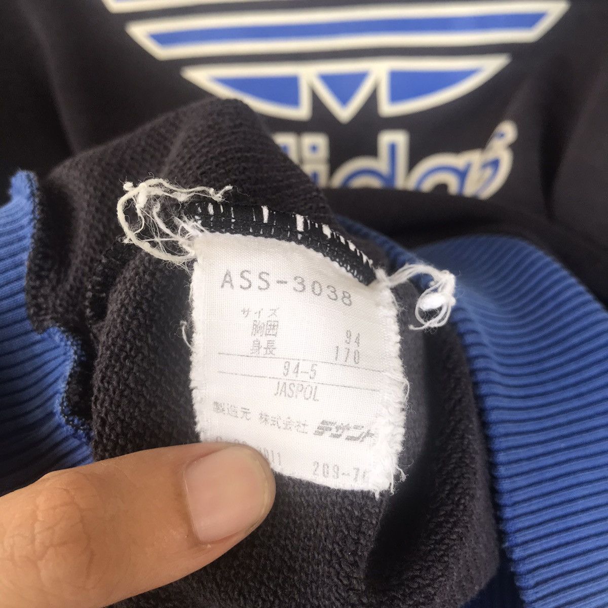 Adidas × Vintage Vintage adidas 90’s Big Logo Crewneck Size US M / EU 48-50 / 2 - 4 Thumbnail