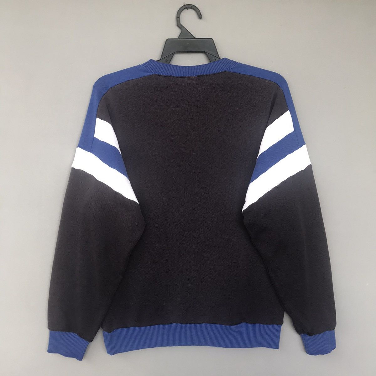 Adidas × Vintage Vintage adidas 90’s Big Logo Crewneck Size US M / EU 48-50 / 2 - 5 Thumbnail