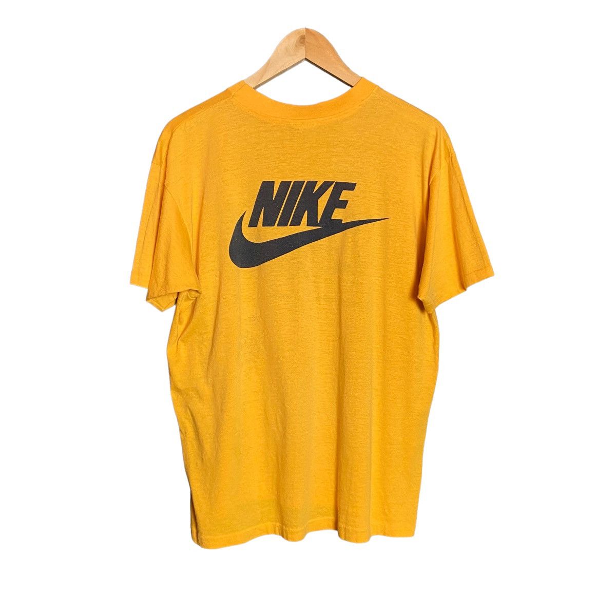 Nike Vintage 1982s Nike Big Swoosh Logo Sports Single Stitch Tee Size US XL / EU 56 / 4 - 1 Thumbnail