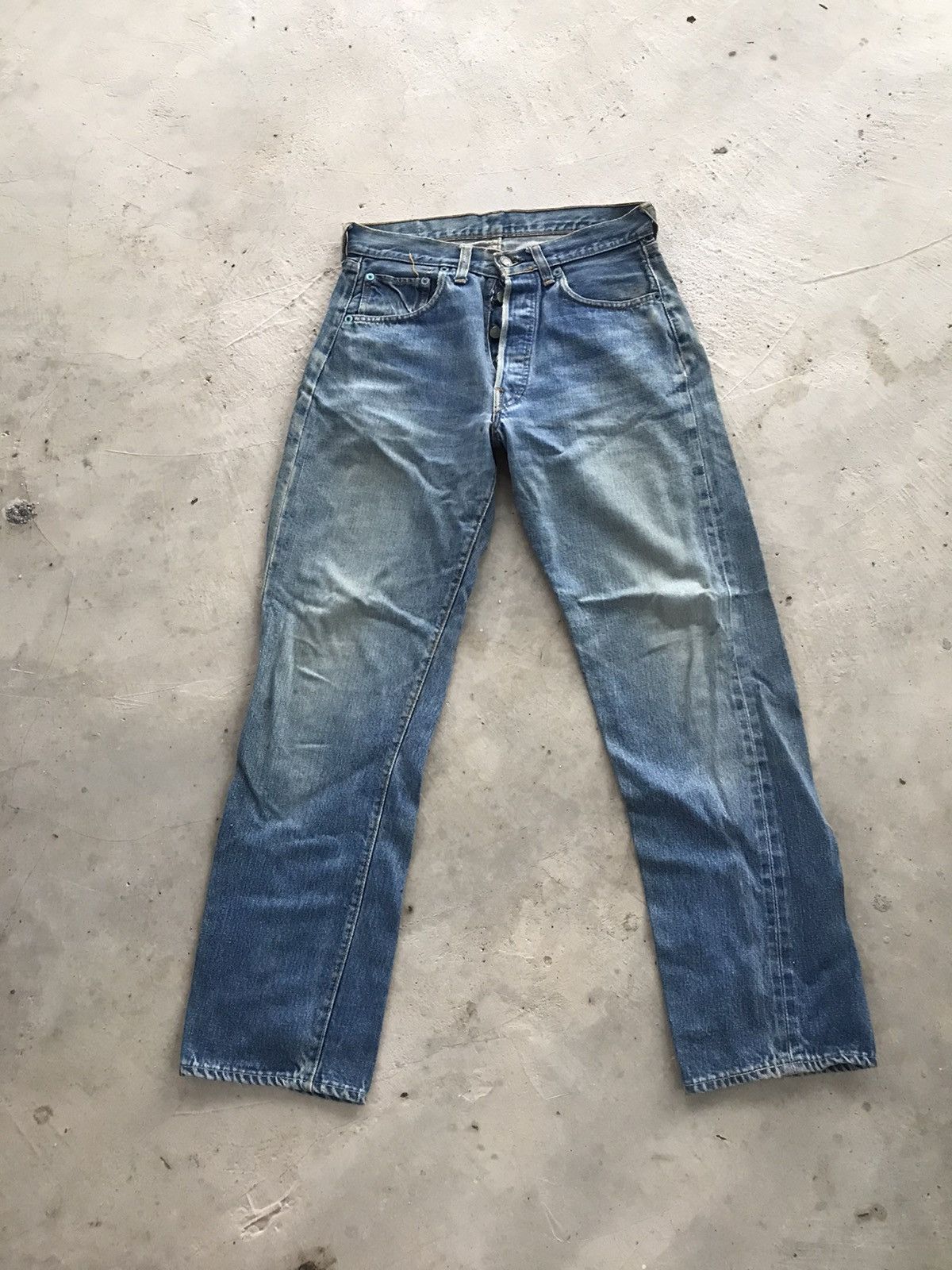 Levi's Vintage Clothing RARE VINTAGE LEVIS 501 BUTTON NO 6 SELVEDGE DENIM PANT Size US 30 / EU 46 - 2 Thumbnail