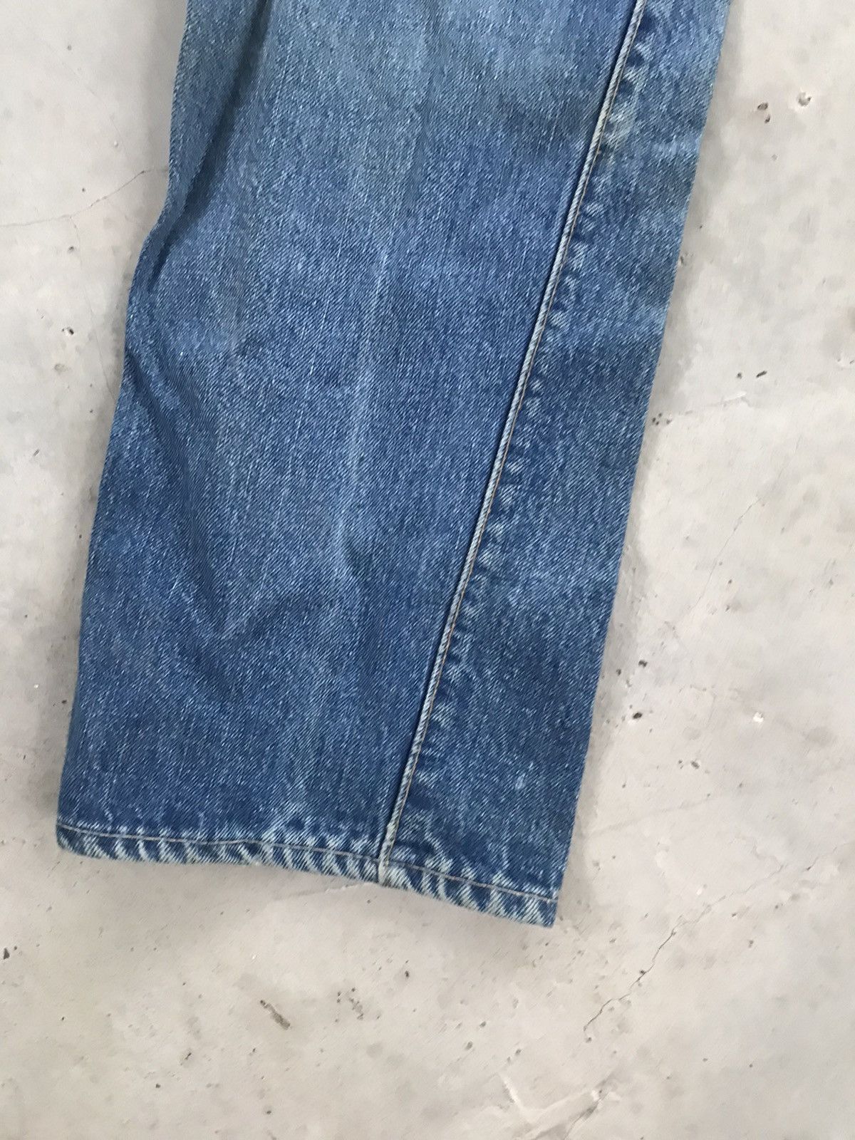 Levi's Vintage Clothing RARE VINTAGE LEVIS 501 BUTTON NO 6 SELVEDGE DENIM PANT Size US 30 / EU 46 - 7 Thumbnail