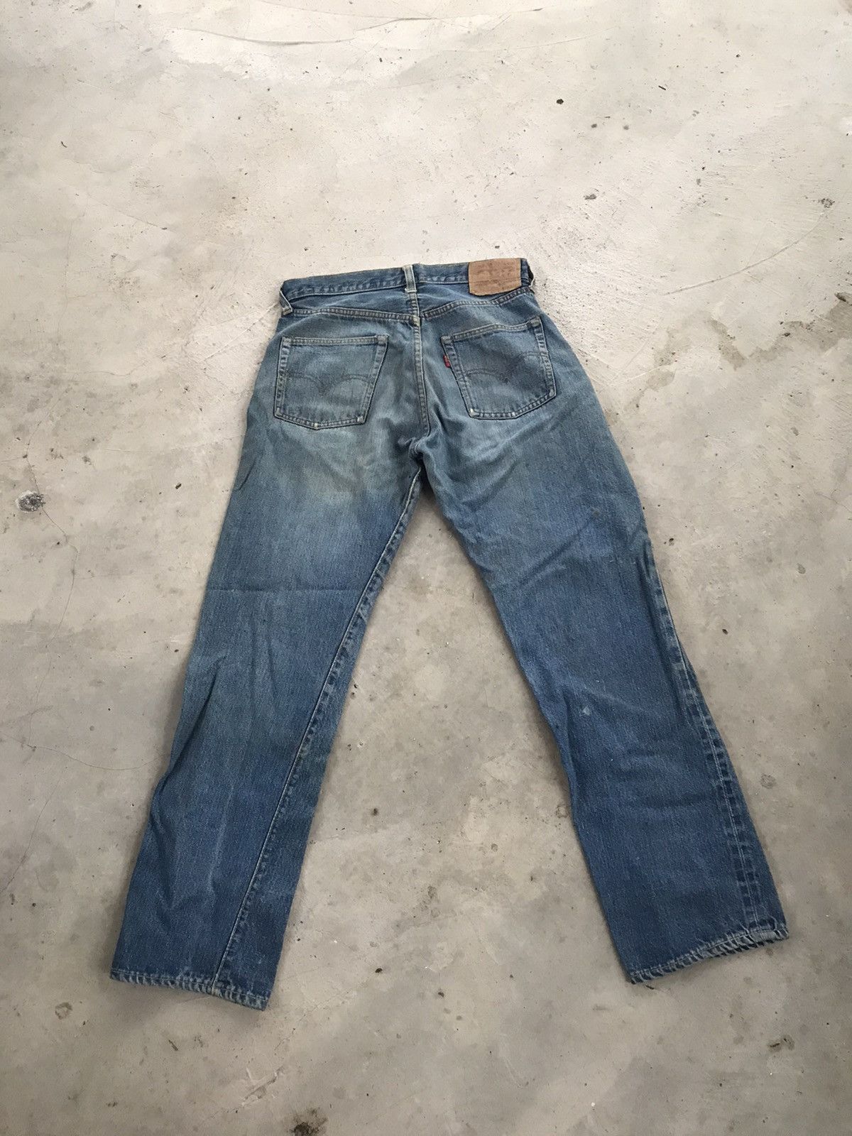 Levi's Vintage Clothing RARE VINTAGE LEVIS 501 BUTTON NO 6 SELVEDGE DENIM PANT Size US 30 / EU 46 - 5 Thumbnail