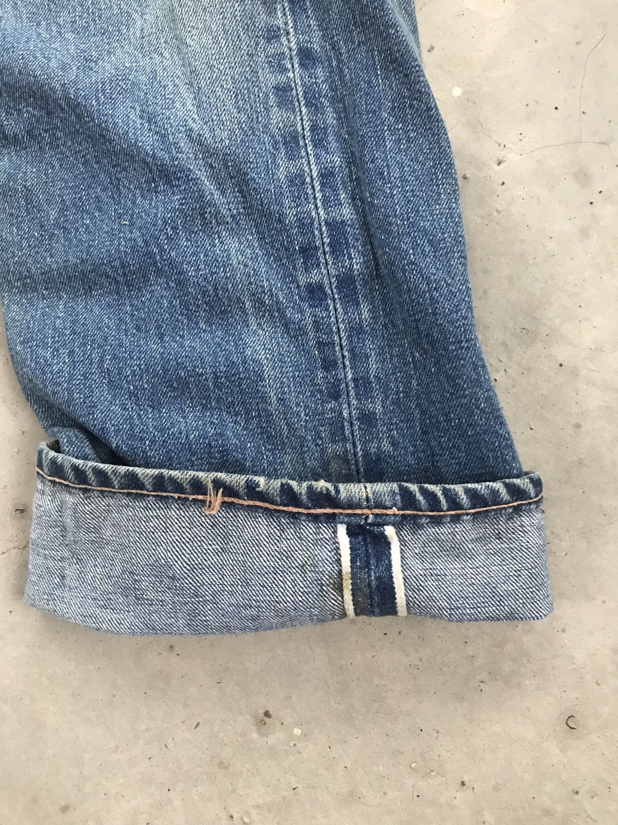 Levi's Vintage Clothing RARE VINTAGE LEVIS 501 BUTTON NO 6 SELVEDGE DENIM PANT Size US 30 / EU 46 - 12 Thumbnail