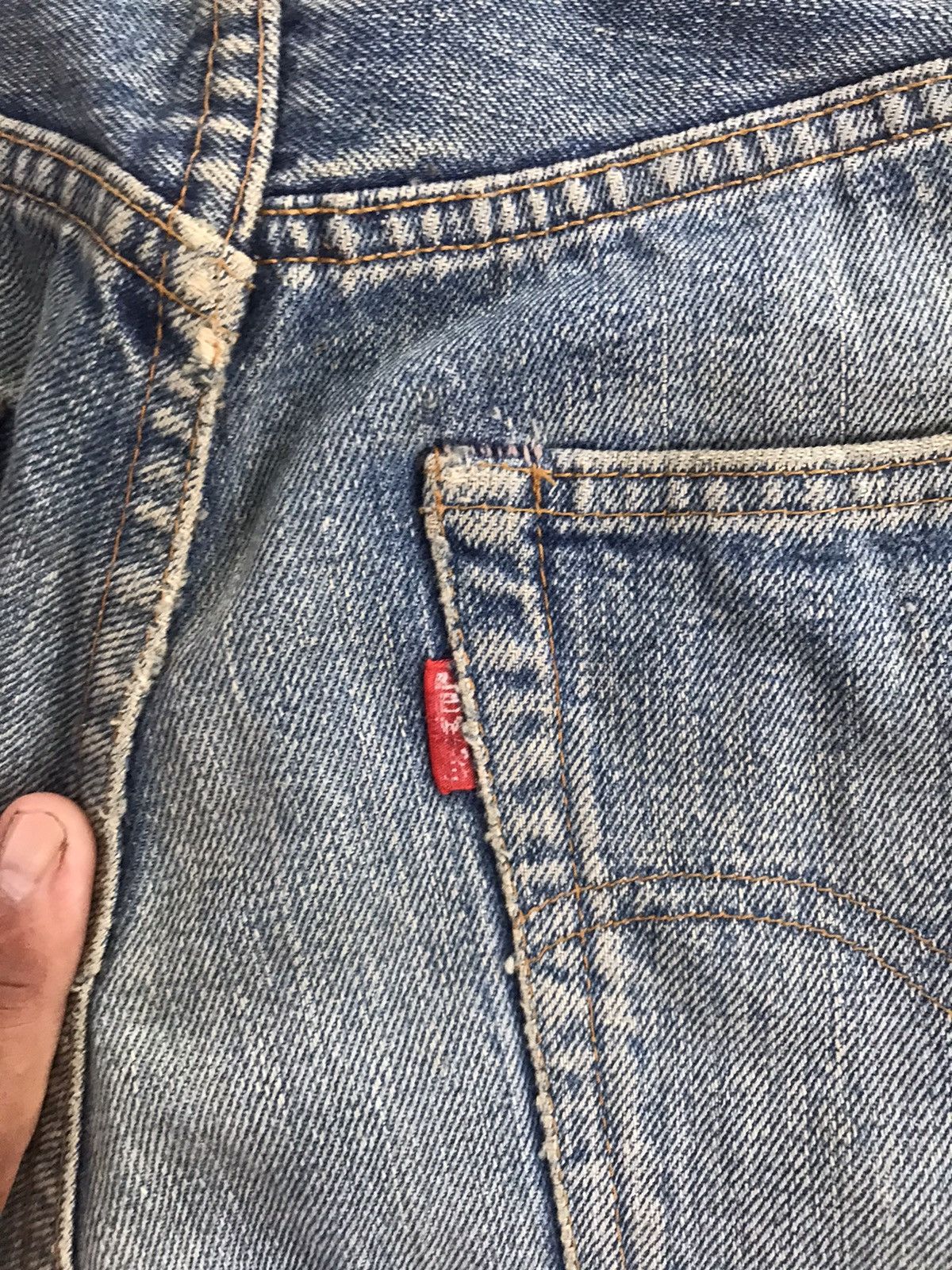 Levi's Vintage Clothing RARE VINTAGE LEVIS 501 BUTTON NO 6 SELVEDGE DENIM PANT Size US 30 / EU 46 - 11 Thumbnail