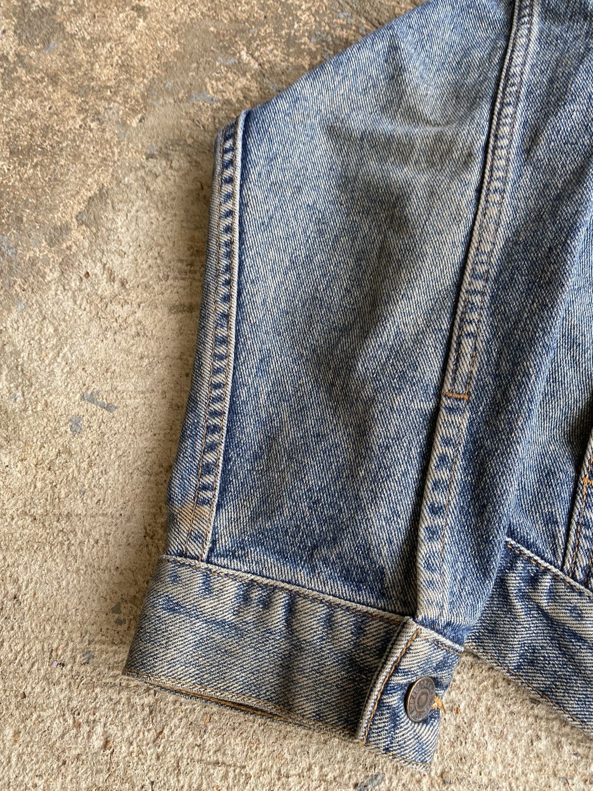 Levi's Vintage 90’s Levi’s Distressed Denim Jean Jacket Size US M / EU 48-50 / 2 - 6 Thumbnail