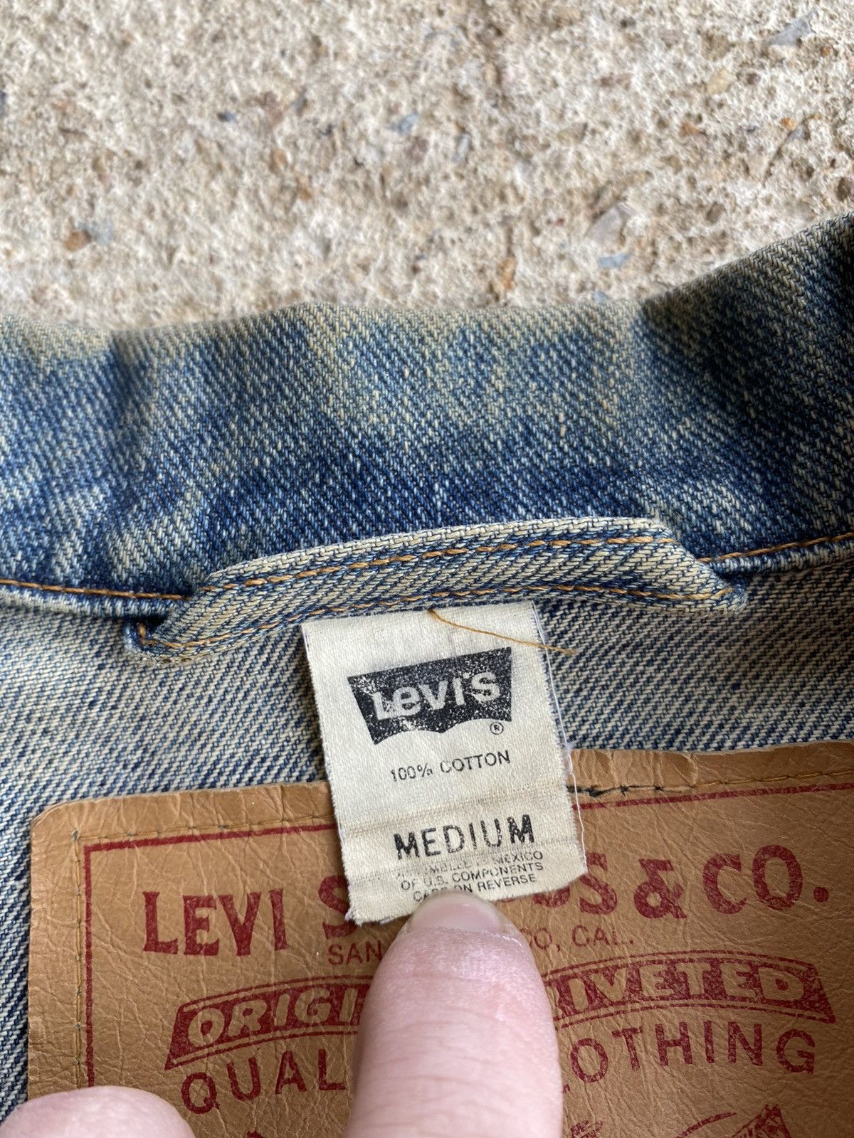 Levi's Vintage 90’s Levi’s Distressed Denim Jean Jacket Size US M / EU 48-50 / 2 - 4 Thumbnail