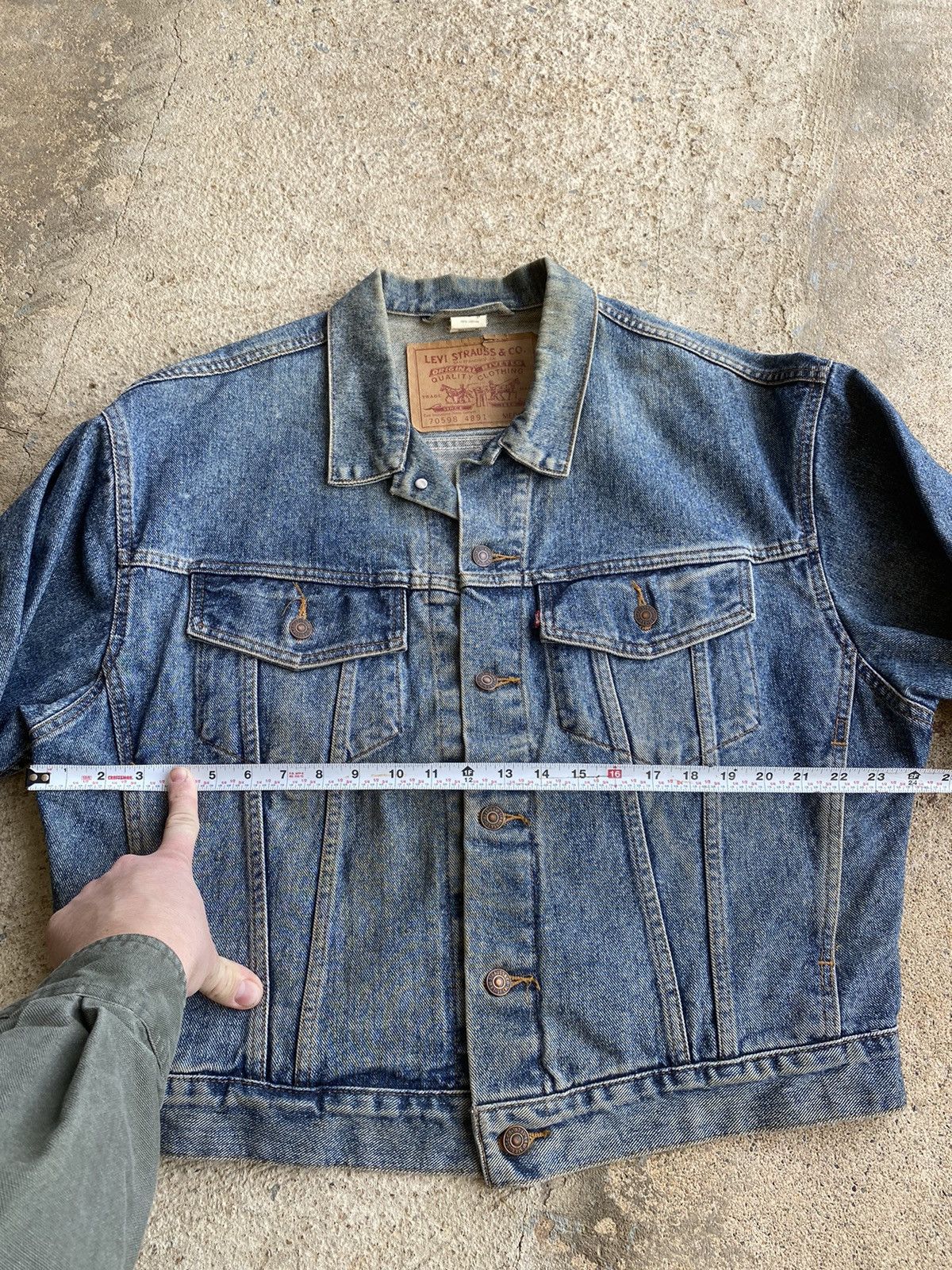 Levi's Vintage 90’s Levi’s Distressed Denim Jean Jacket Size US M / EU 48-50 / 2 - 12 Thumbnail
