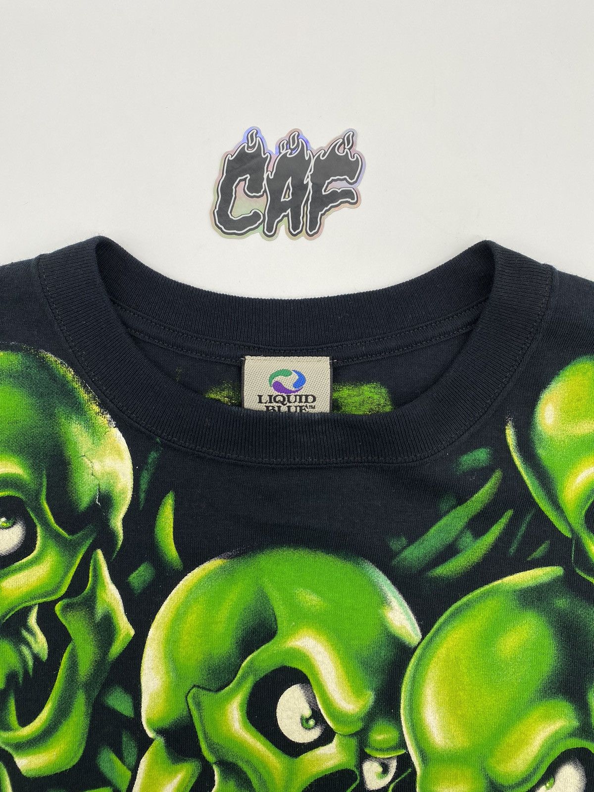 Liquid Blue × Vintage LIQUID BLUE VINTAGE 2001 *GREEN* SKULL PILE T-SHIRT (XL) Size US XL / EU 56 / 4 - 16 Thumbnail