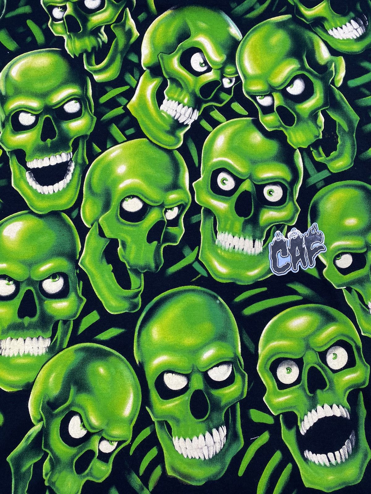 Liquid Blue × Vintage LIQUID BLUE VINTAGE 2001 *GREEN* SKULL PILE T-SHIRT (XL) Size US XL / EU 56 / 4 - 10 Thumbnail